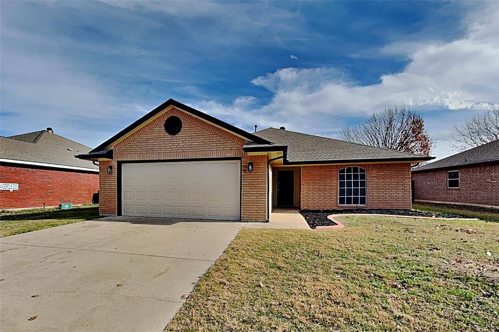 Saginaw, TX 76179,137 Blue Wood Drive