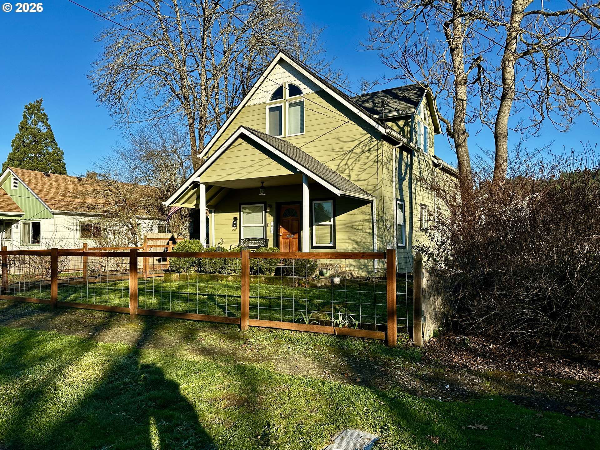 Cottage Grove, OR 97424,822 S 8TH ST