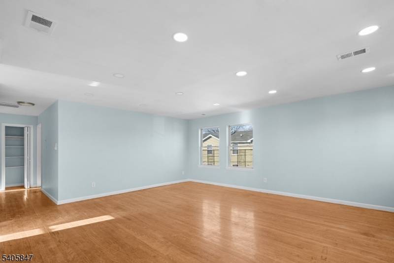 Newark City, NJ 07112,219-221 Clinton Pl