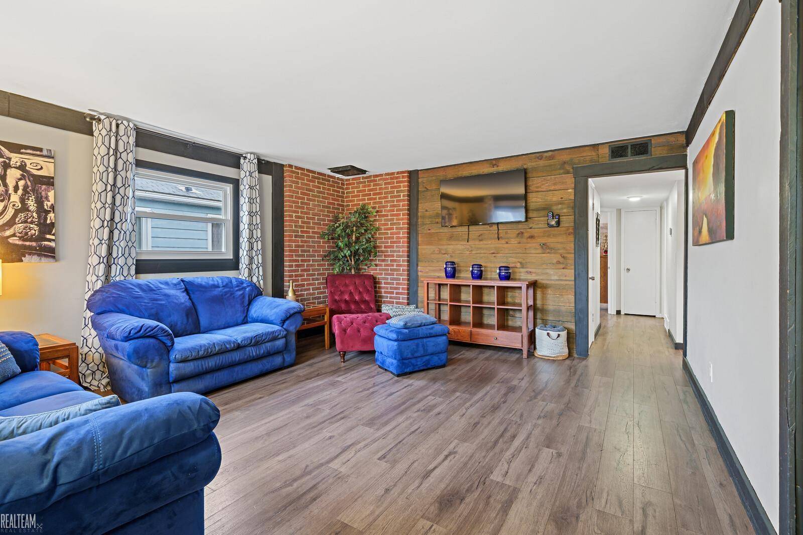 Dearborn Heights, MI 48026,4993 Clippert ST