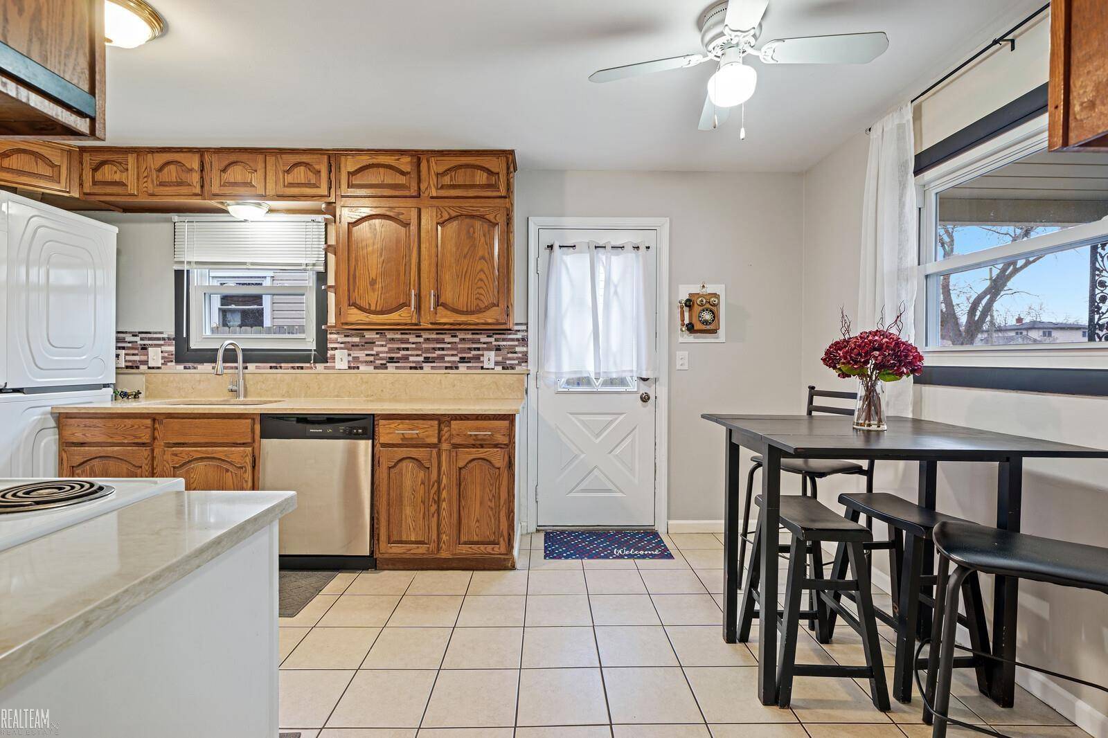 Dearborn Heights, MI 48026,4993 Clippert ST