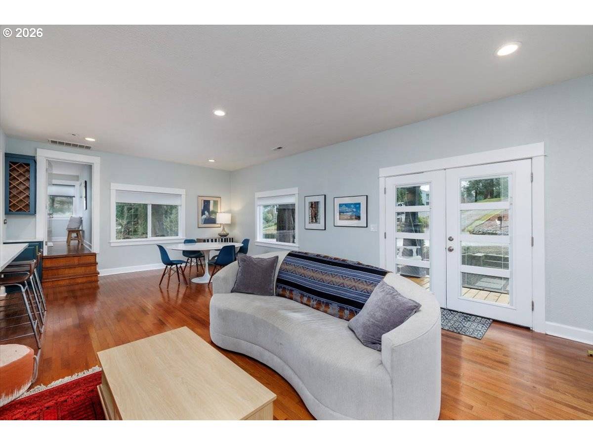 Portland, OR 97219,3827 SW DOLPH CT