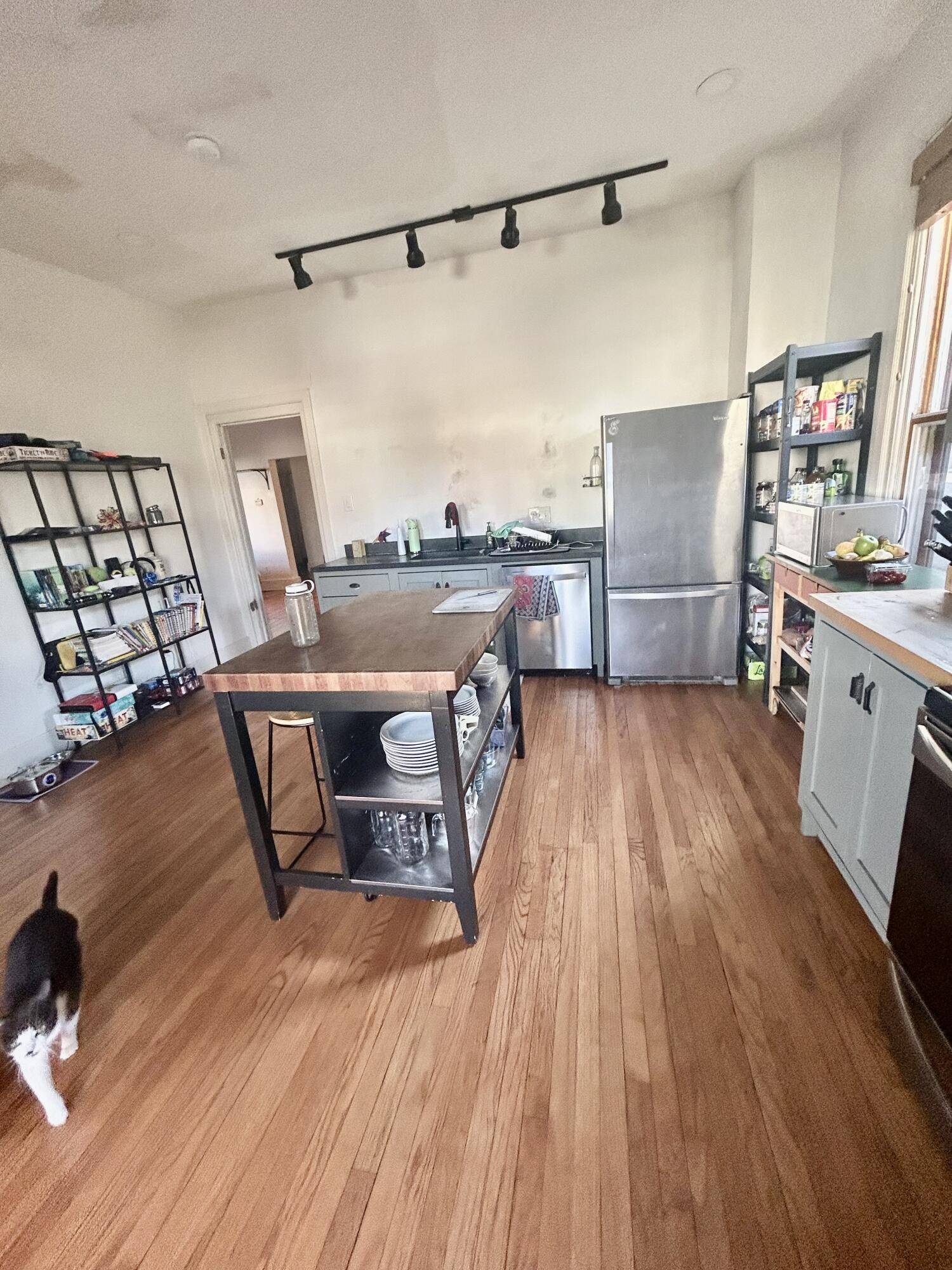 Detroit, MI 48216,1682 Bagley ST ## B