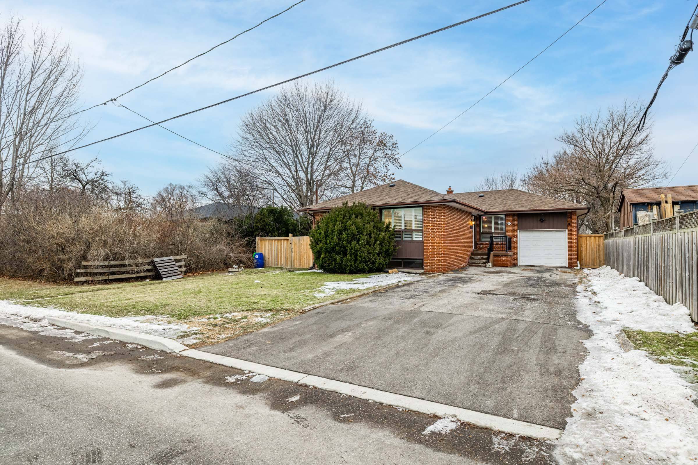 Toronto C06, ON M3H 5N2,171 Honiton ST