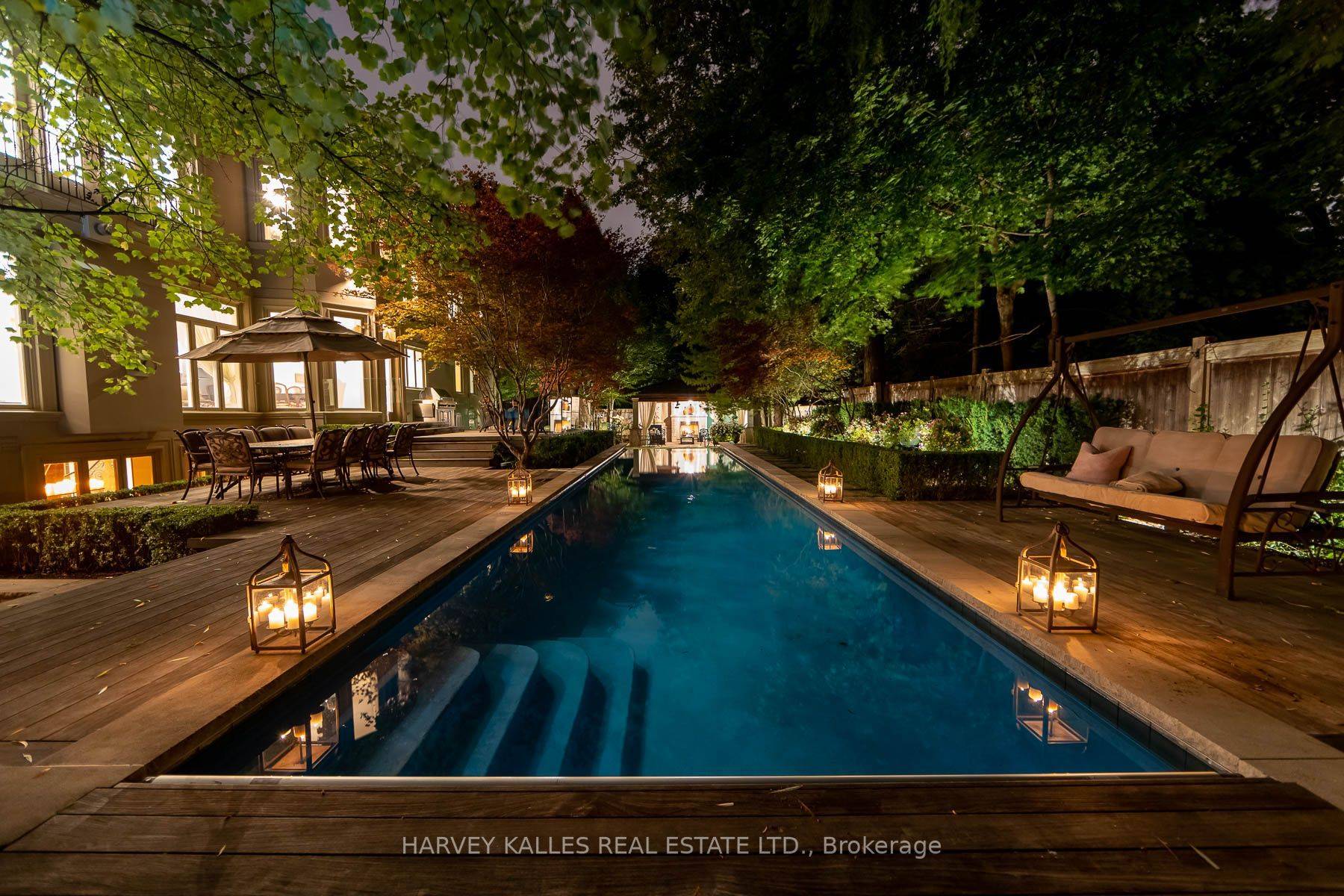 Toronto C12, ON M2L 2L3,48 Wimpole DR