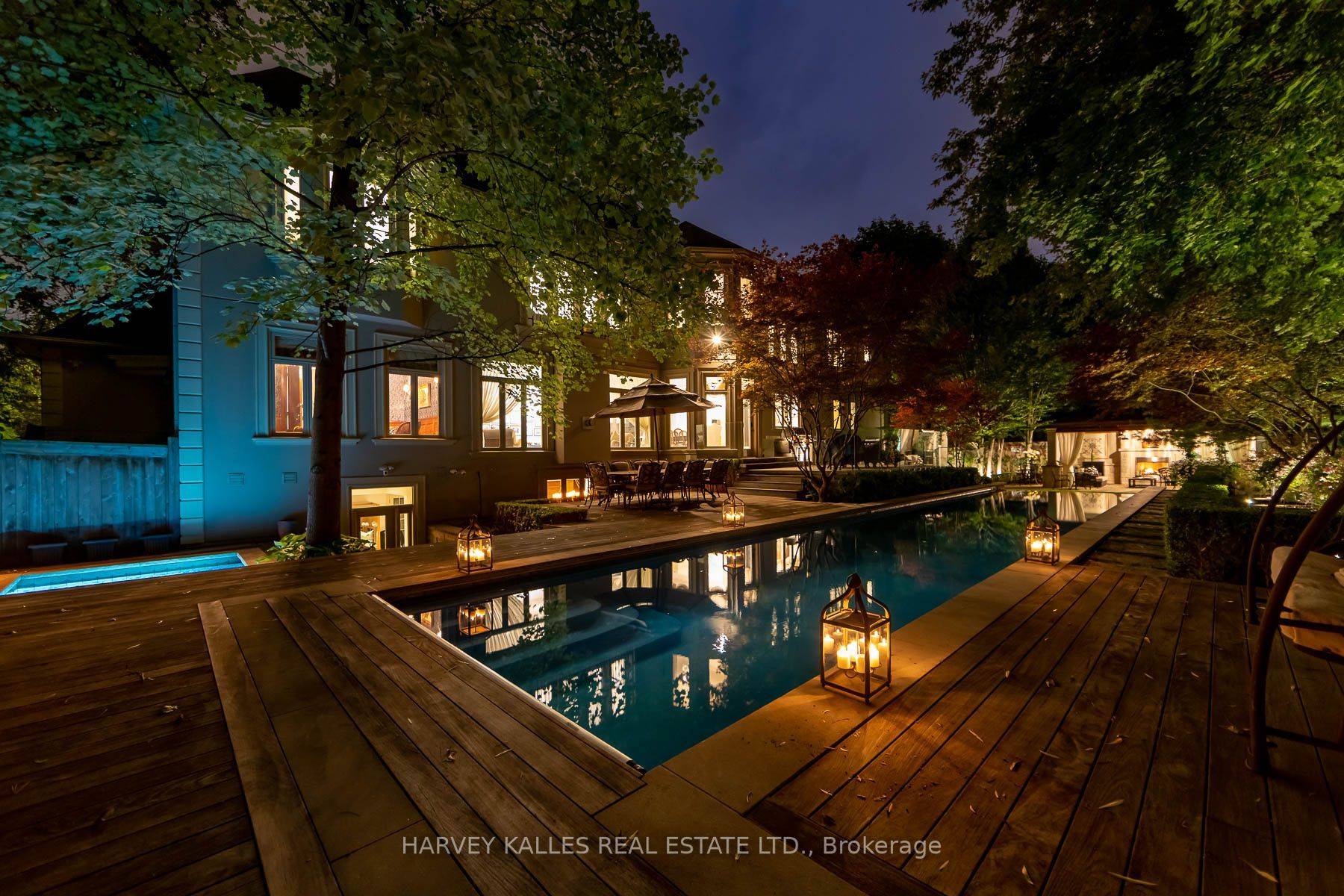 Toronto C12, ON M2L 2L3,48 Wimpole DR