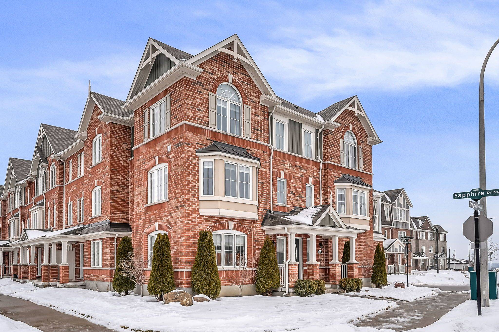 Pickering, ON L1X 0G2,2743 Sapphire DR