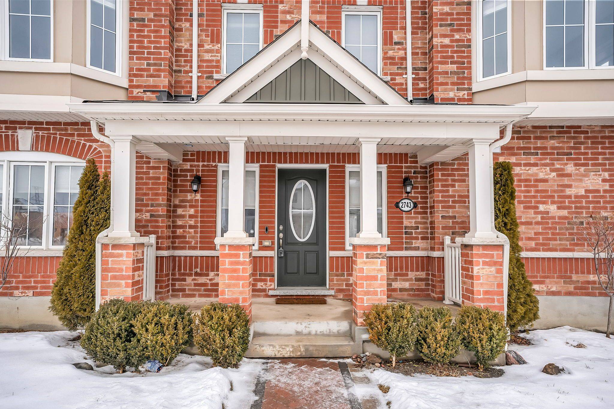 Pickering, ON L1X 0G2,2743 Sapphire DR