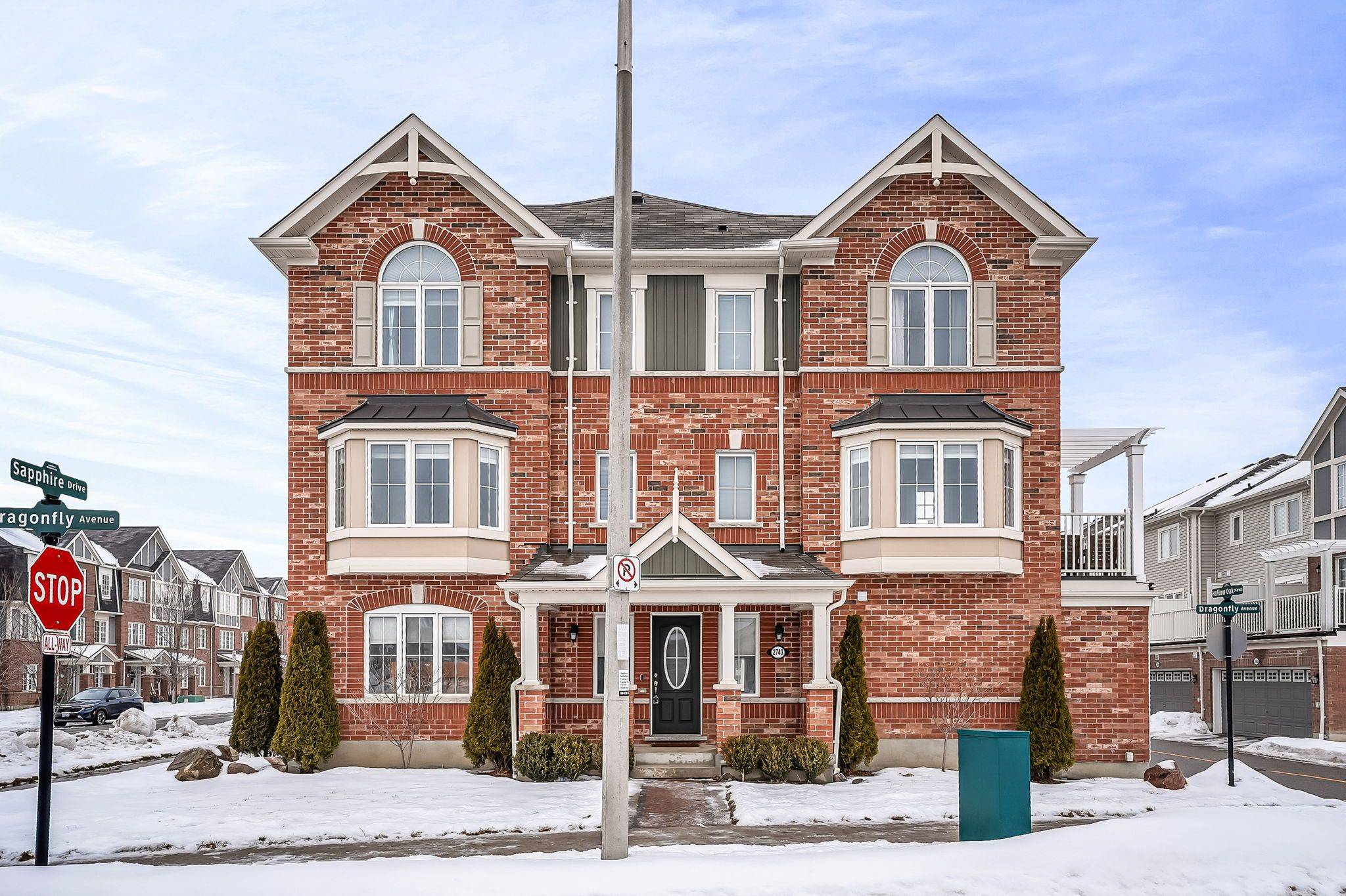 Pickering, ON L1X 0G2,2743 Sapphire DR
