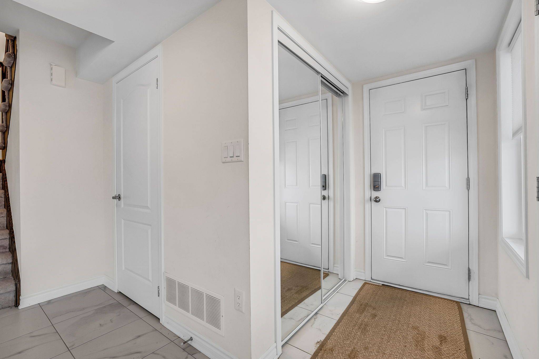 Pickering, ON L1X 0G2,2743 Sapphire DR