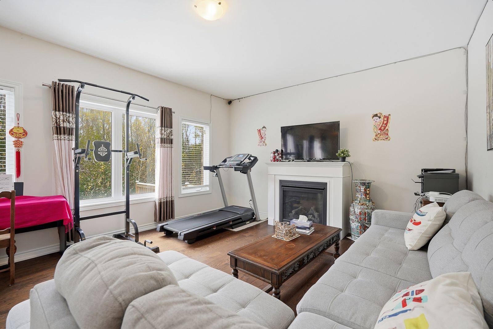 Whitby, ON L1R 0N4,9 Upperview PL