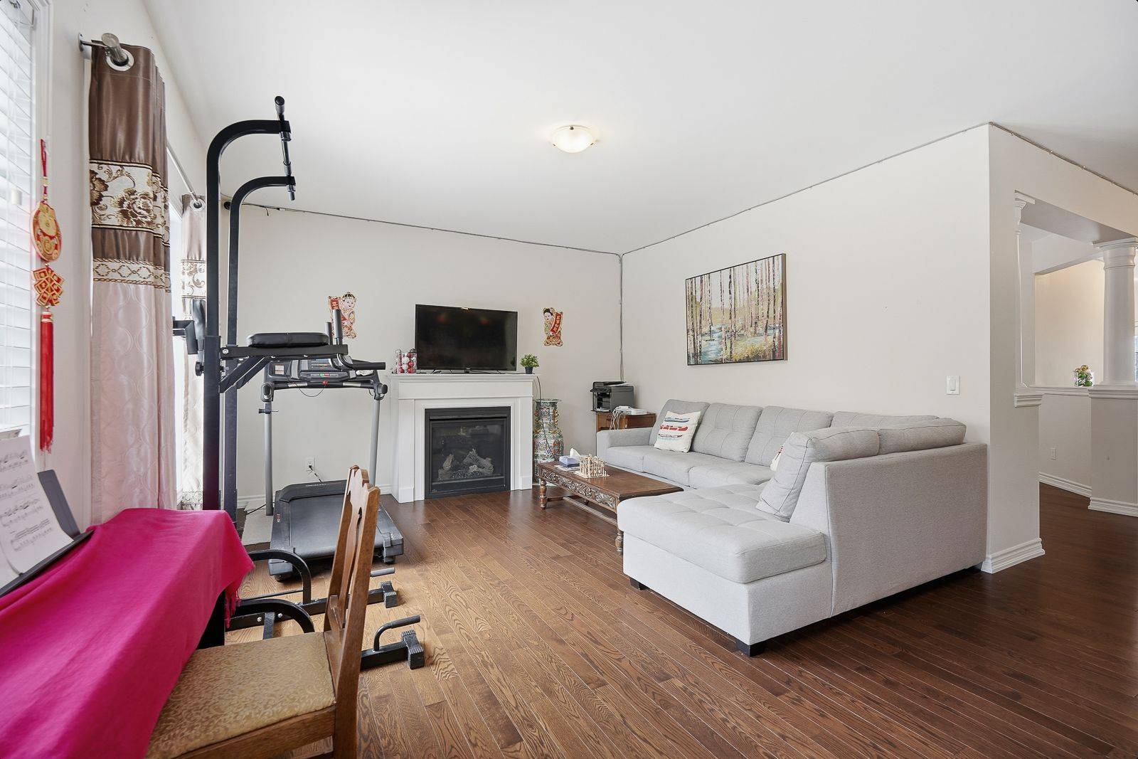 Whitby, ON L1R 0N4,9 Upperview PL