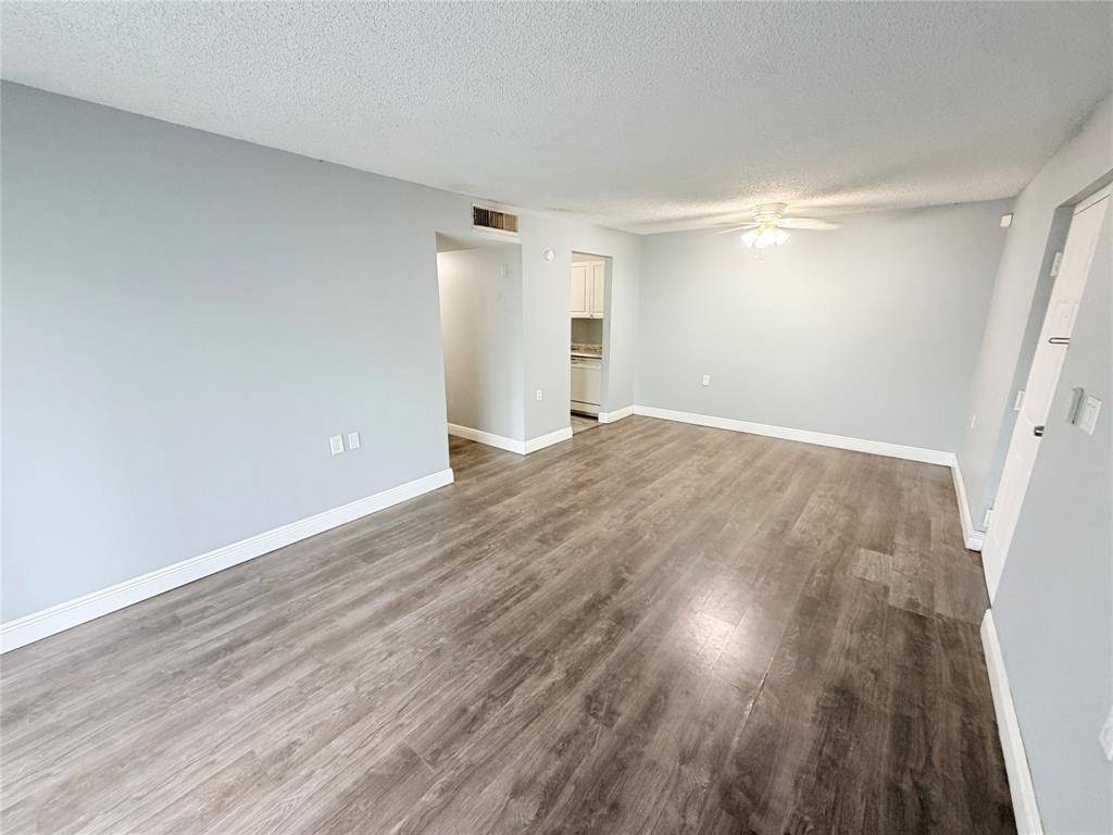 West Palm Beach, FL 33411,1167 N Benoist Farms Rd #105