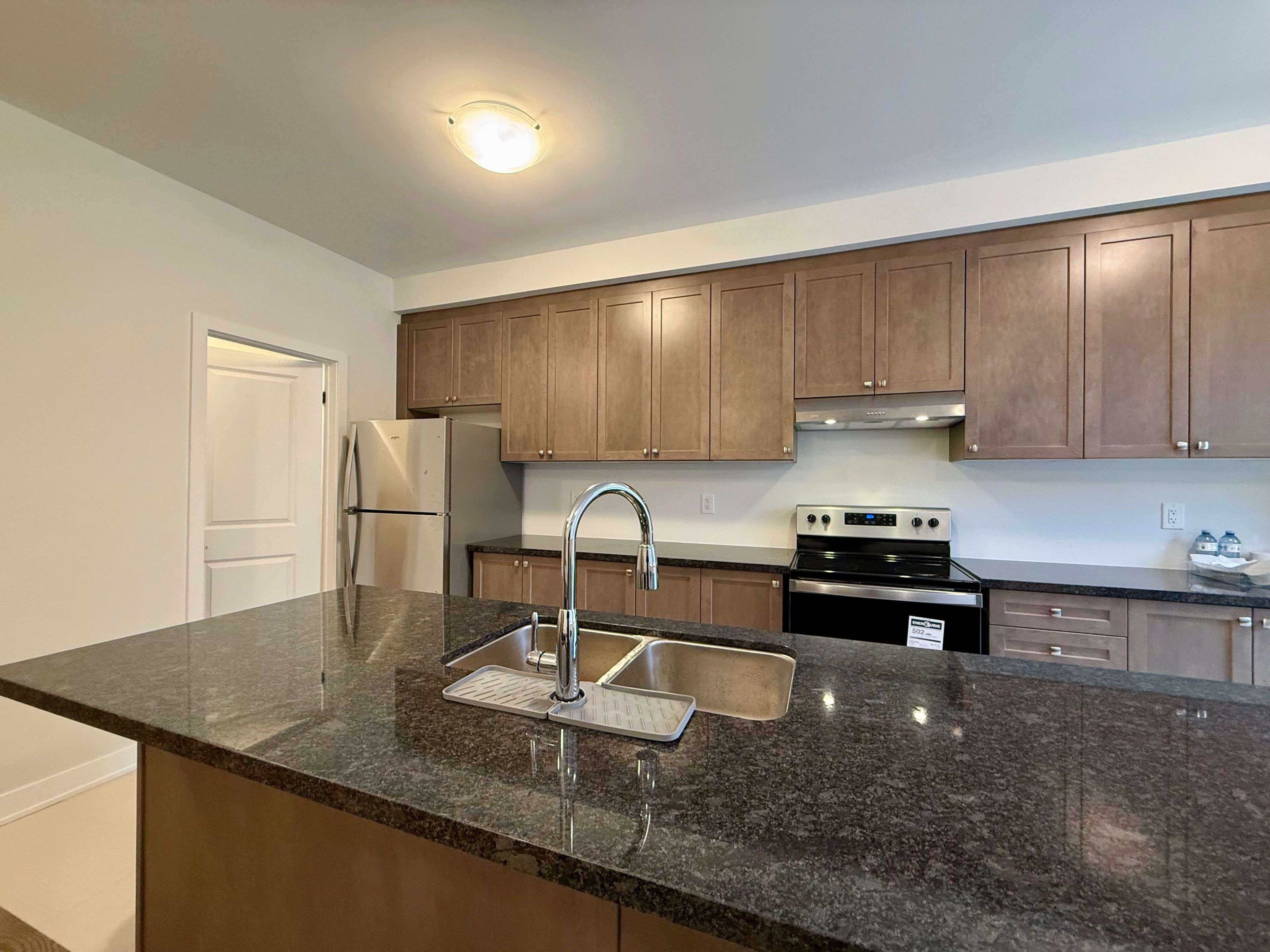 Markham, ON L3R 3X3,152 Anna Russell WAY