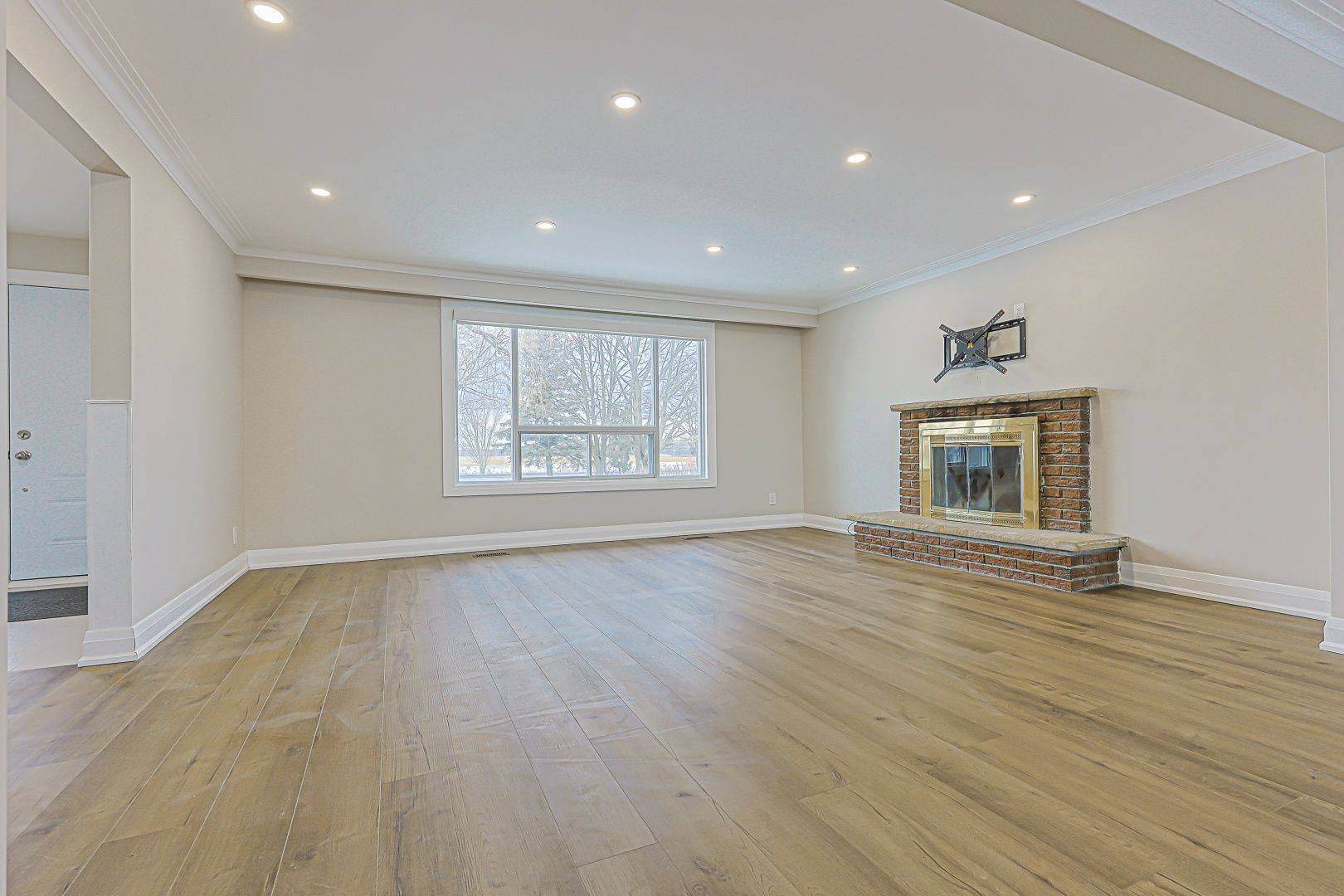 Markham, ON L6C 1M9,11369 Warden AVE