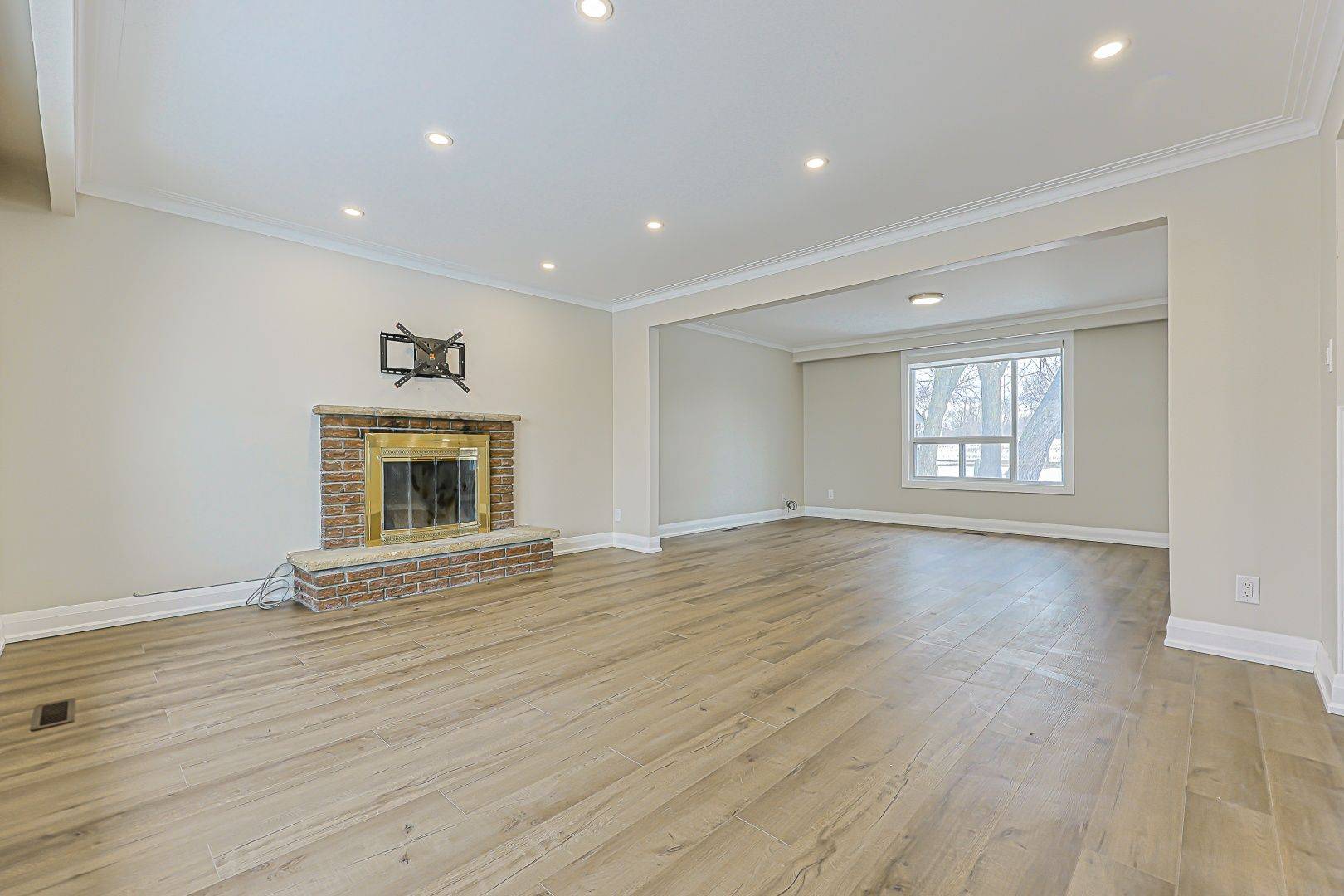 Markham, ON L6C 1M9,11369 Warden AVE