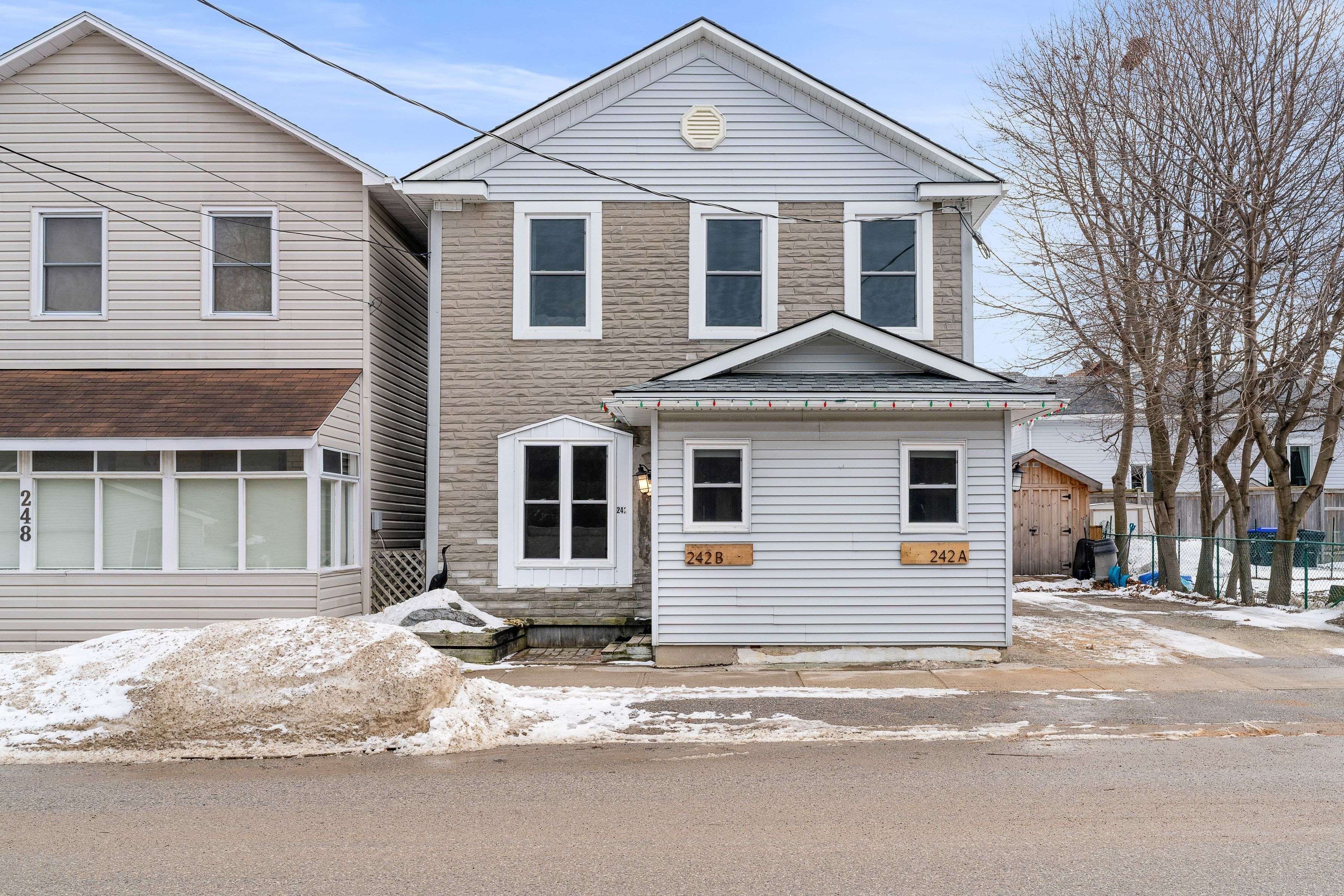 Collingwood, ON L9Y 1J3,242 Simcoe ST