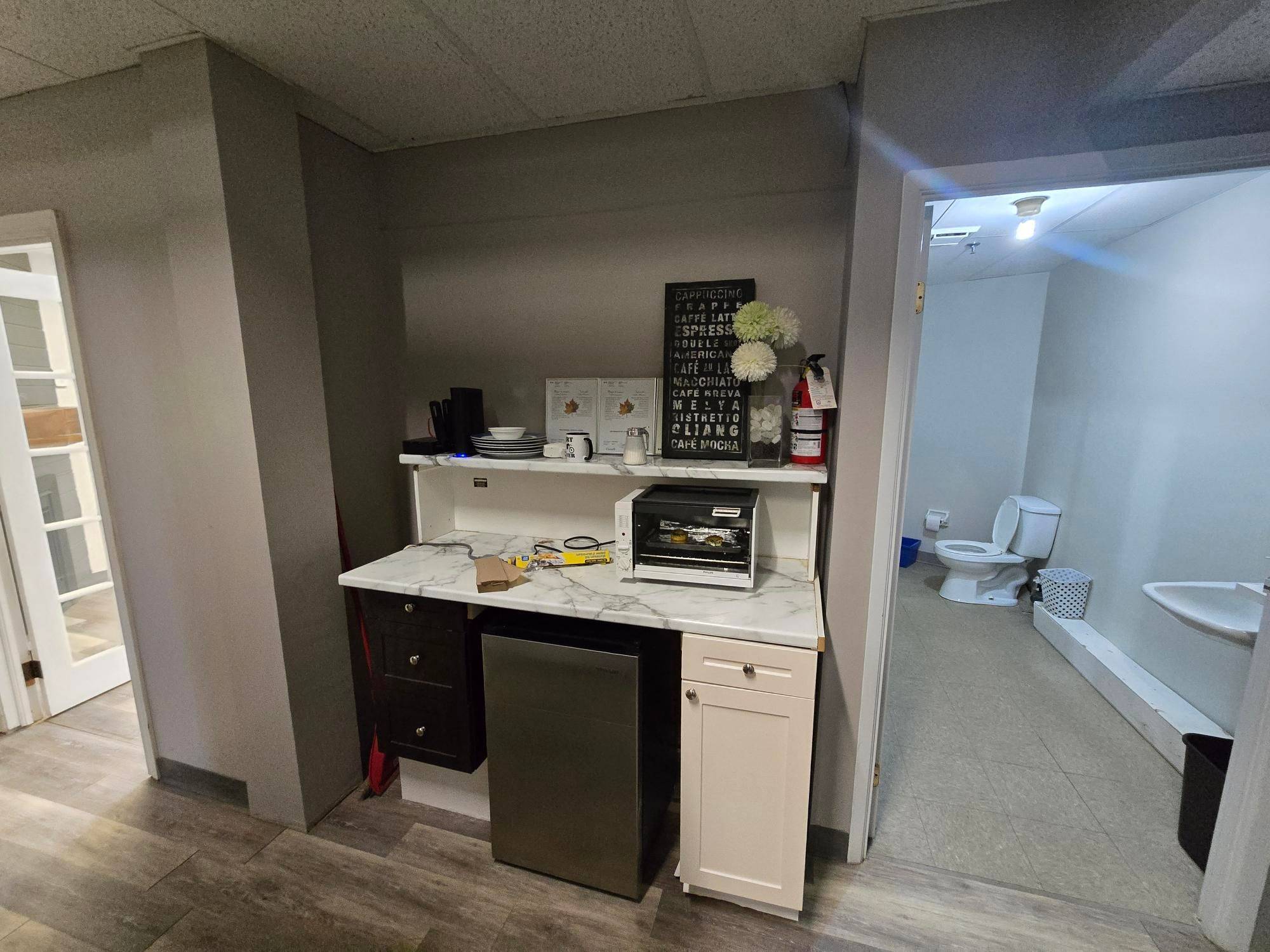 Barrie, ON L4N 9A8,122 Saunders RD #1