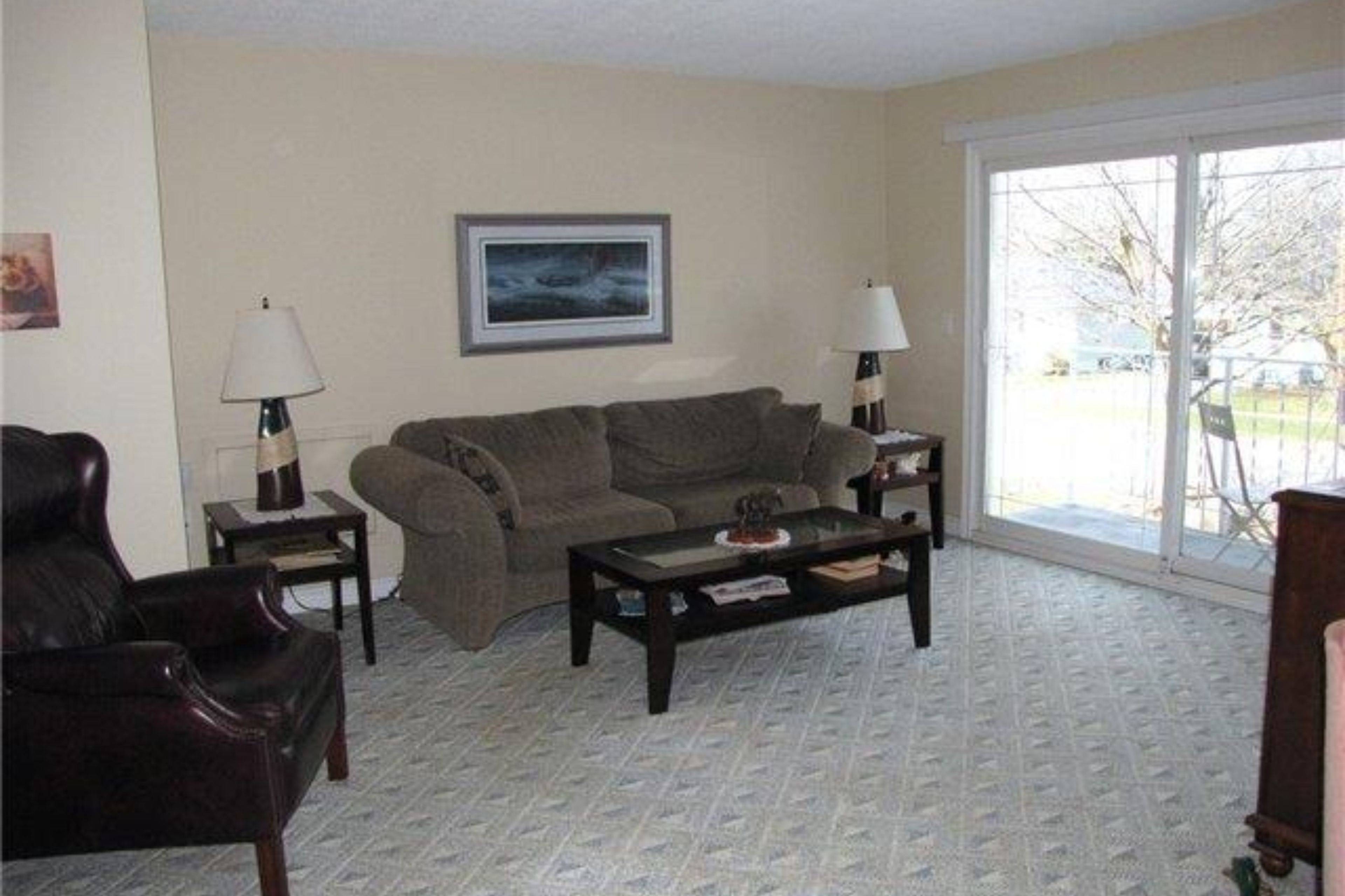 Barrie, ON L4M 2H6,141 Gunn ST #Main