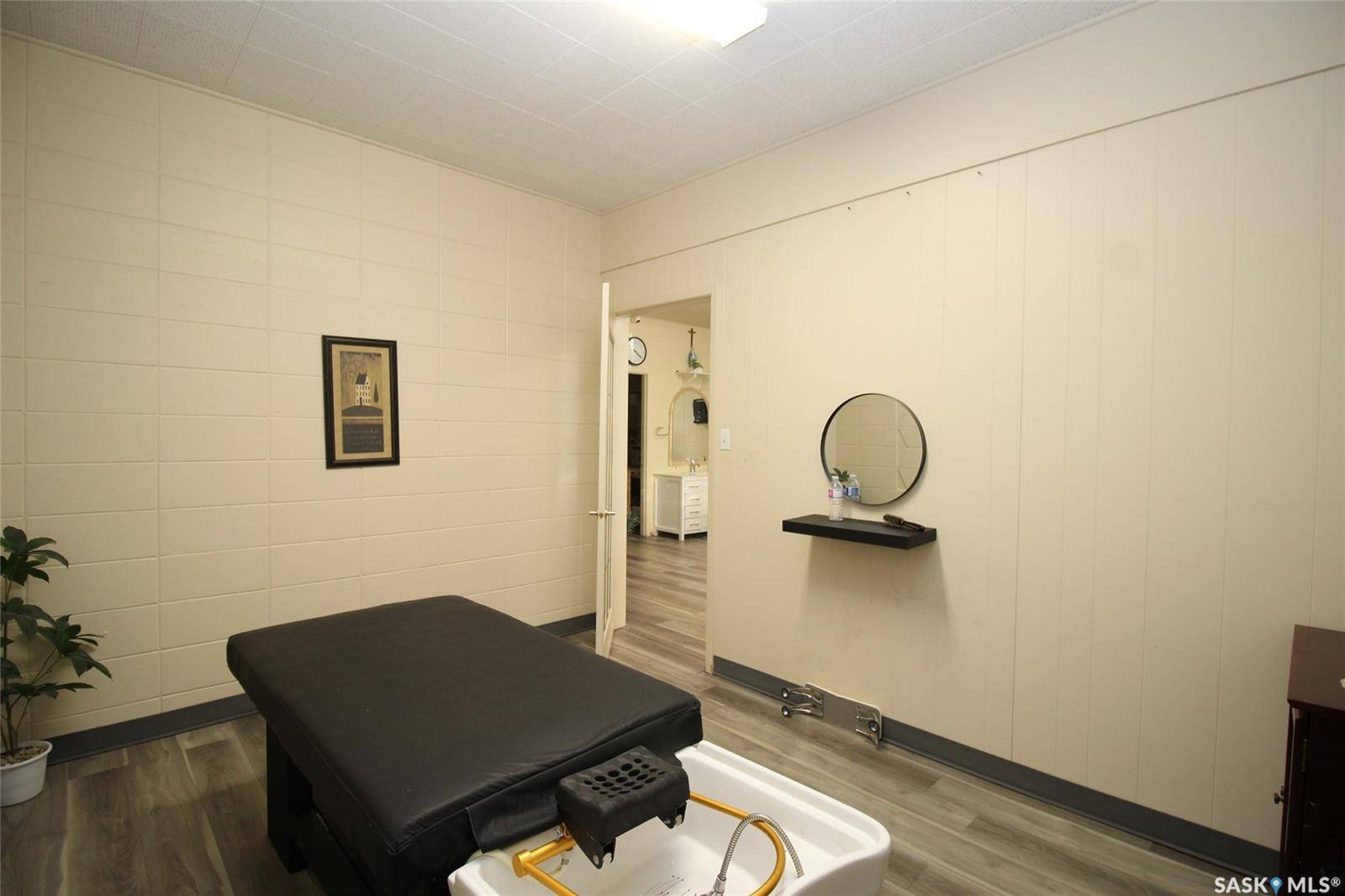 Shaunavon, SK S0N 2M0,254 Centre STREET