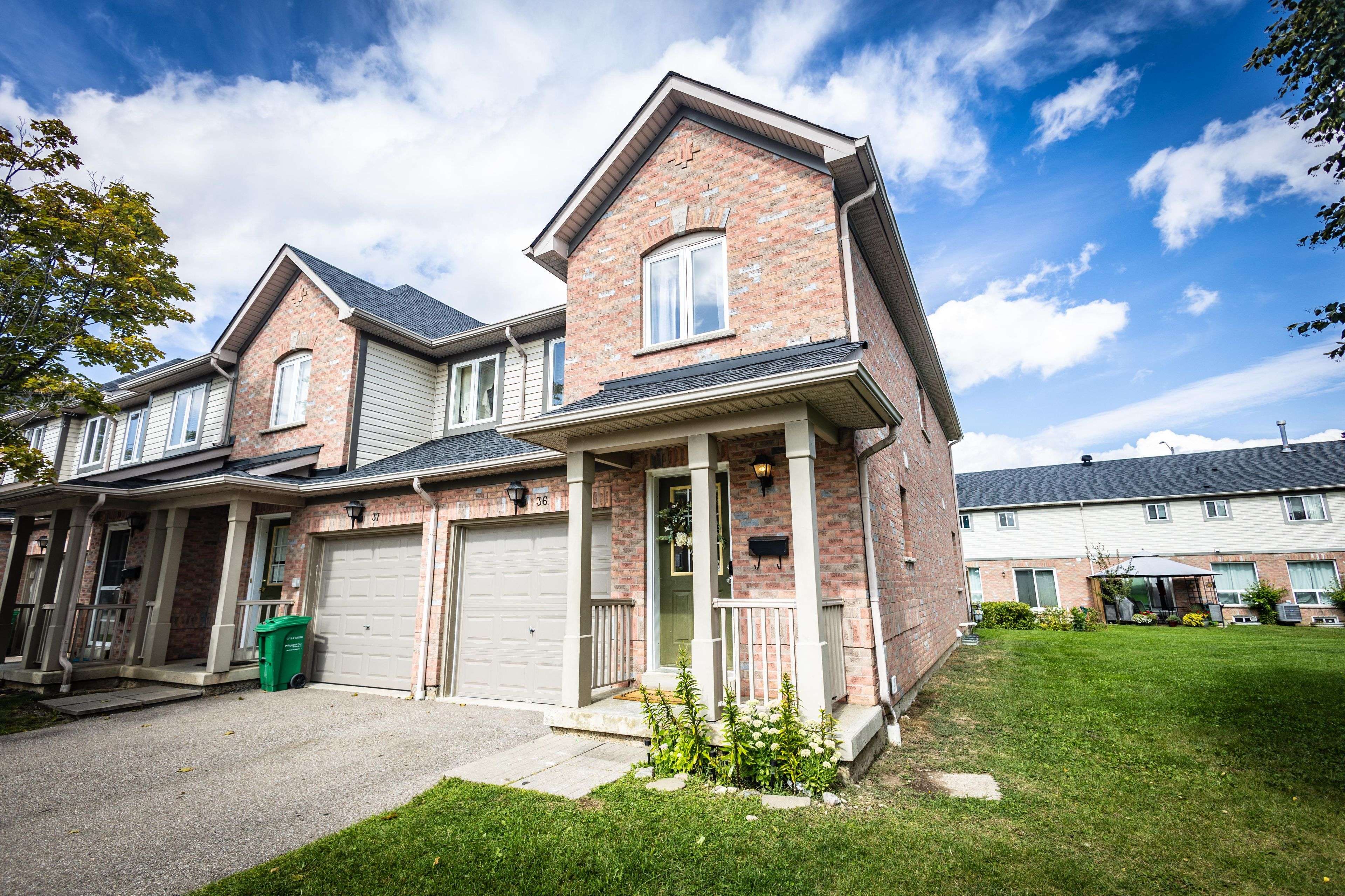 Mississauga, ON L5R 4A7,5255 Guildwood WAY #36