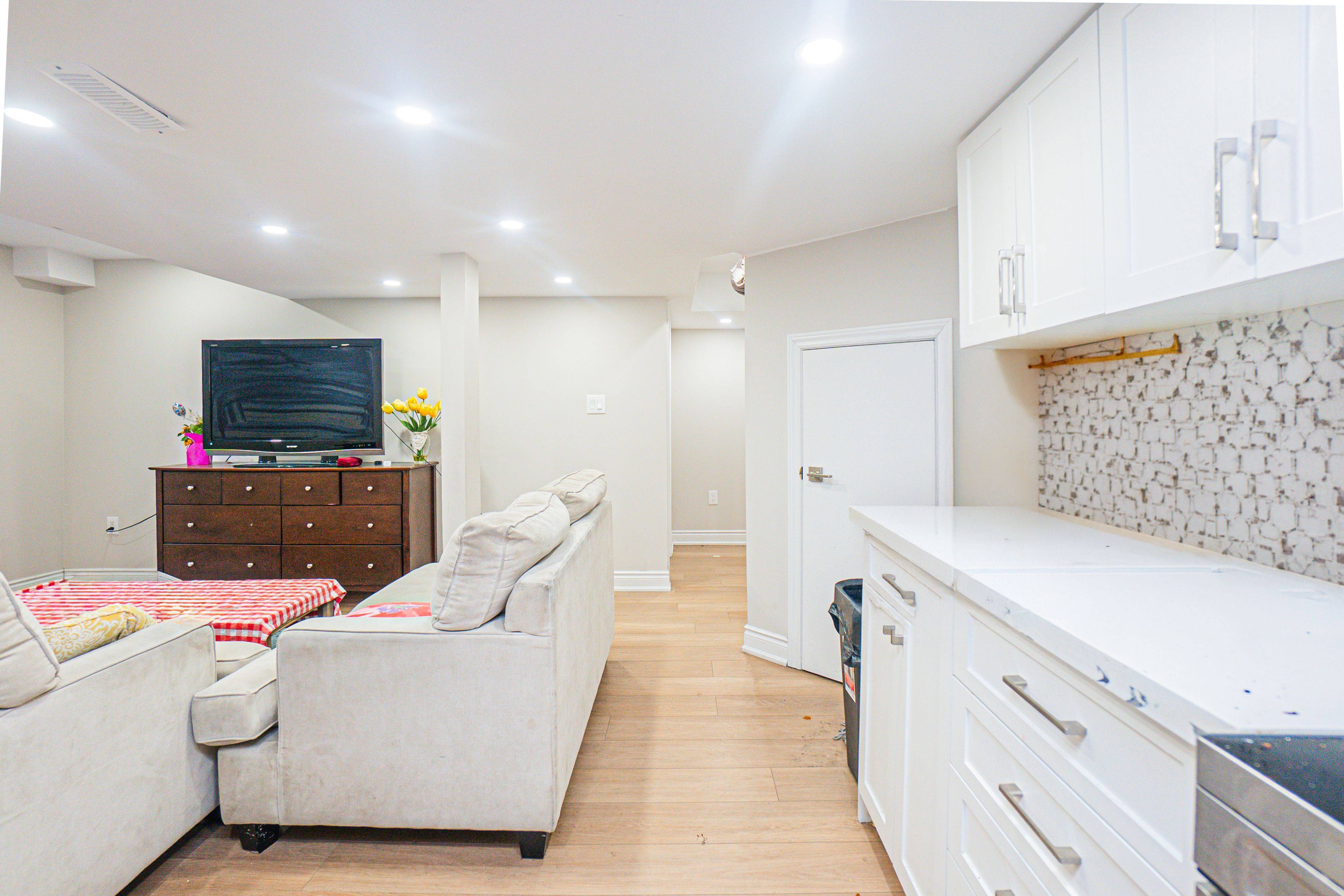 Brampton, ON L6V 4T3,90 Tobermory CRES