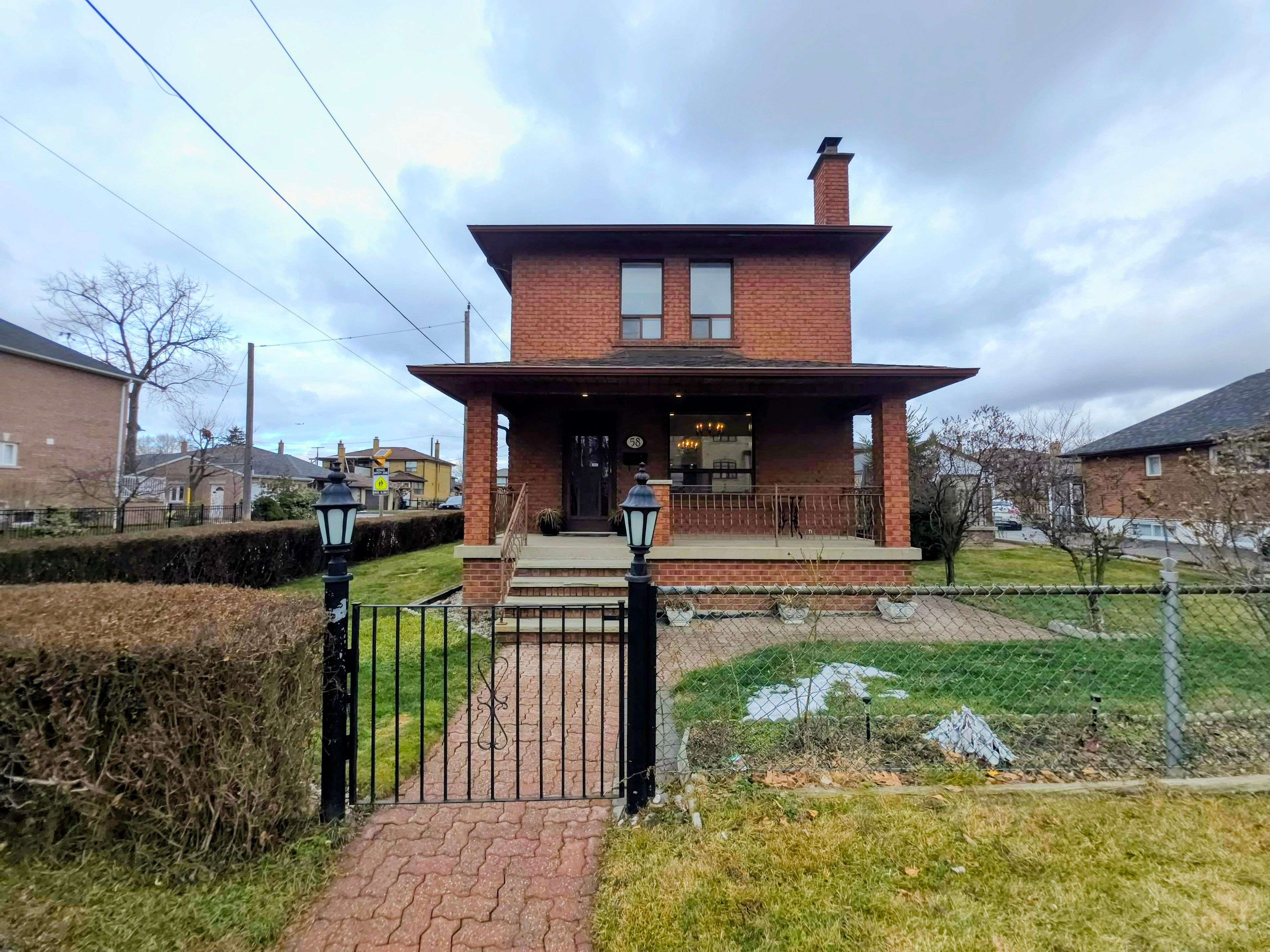 Toronto W04, ON M6M 3A5,58 Harding AVE