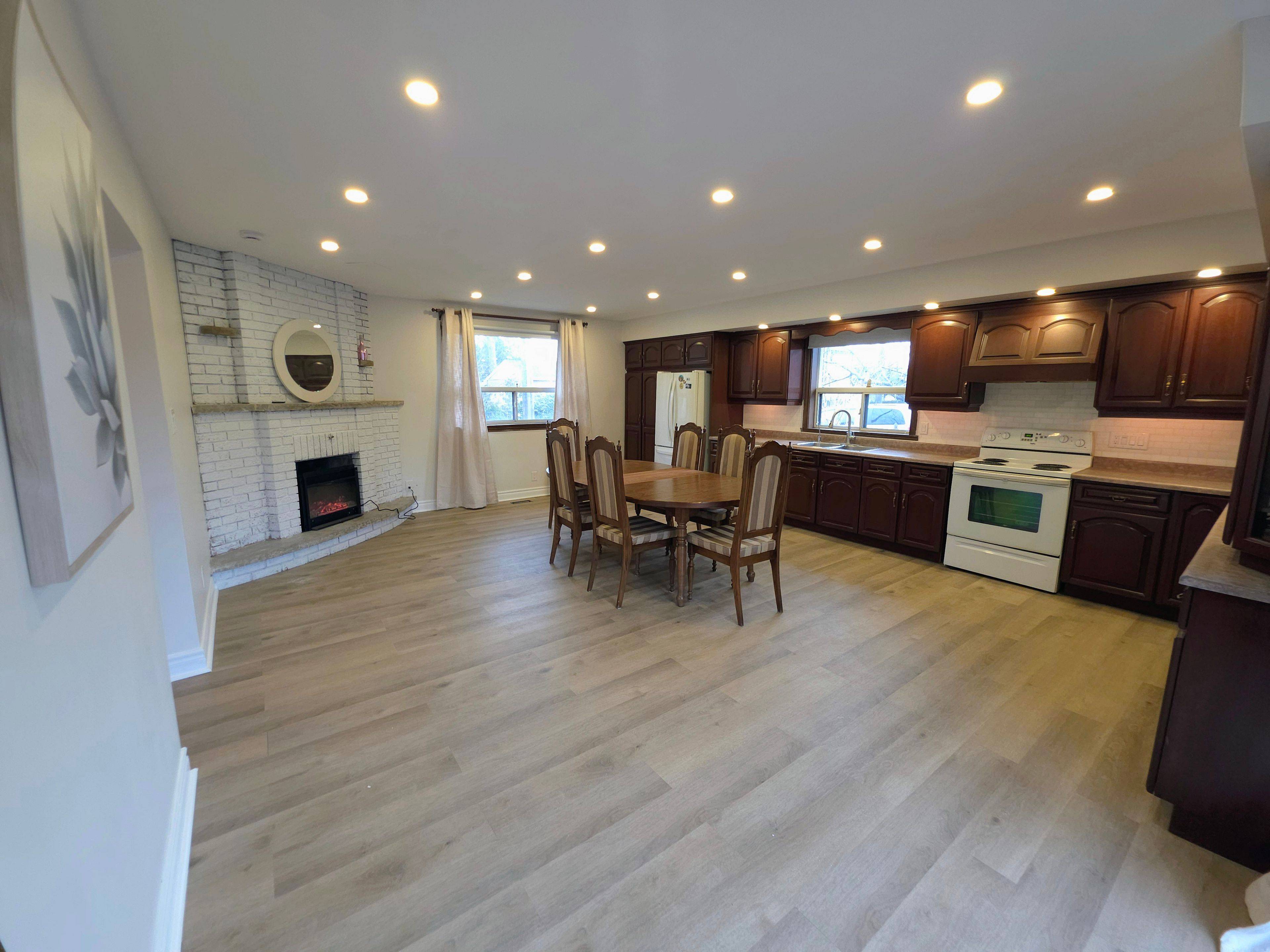 Toronto W04, ON M6M 3A5,58 Harding AVE