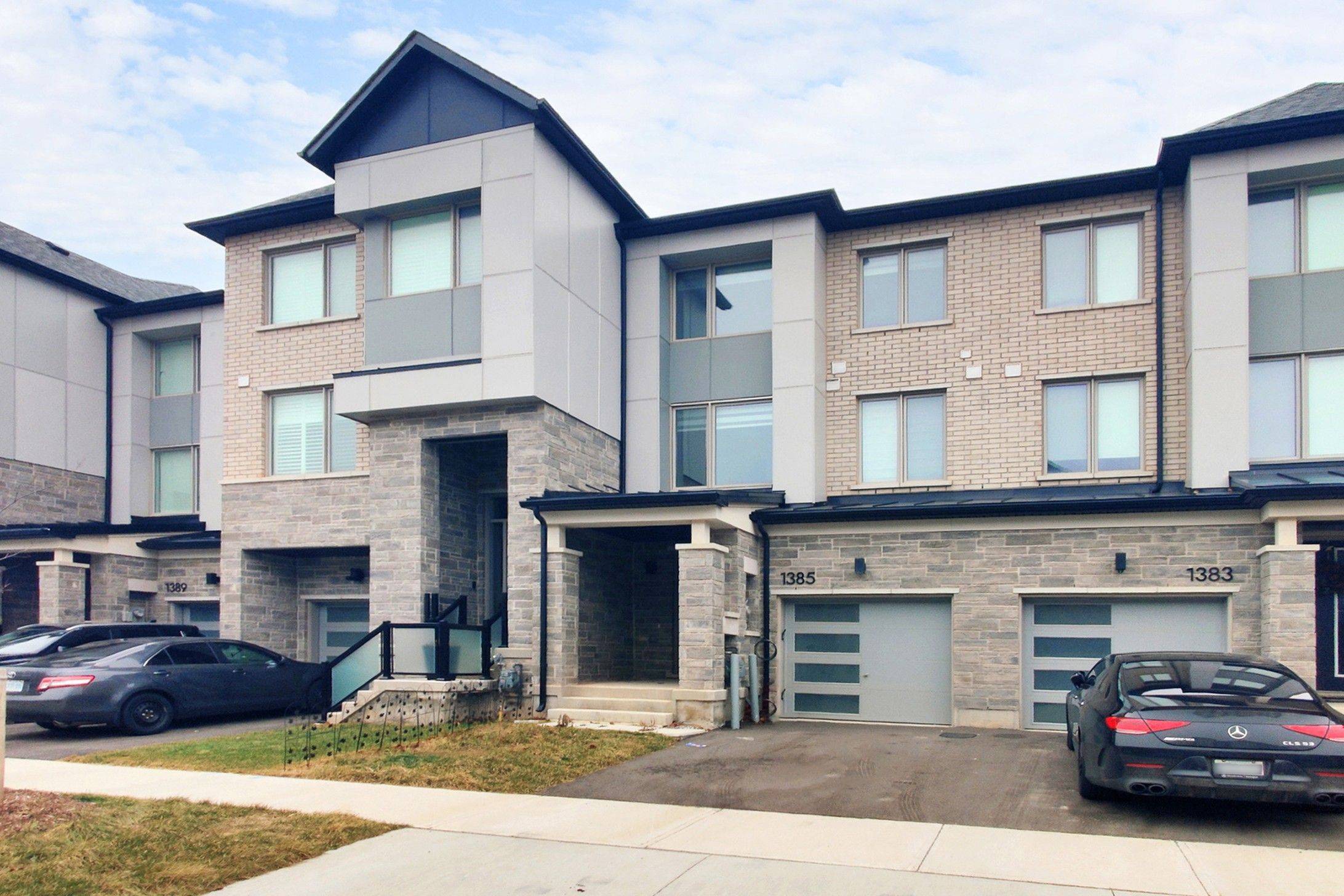 Oakville, ON L6M 5P3,1385 Kaniv ST