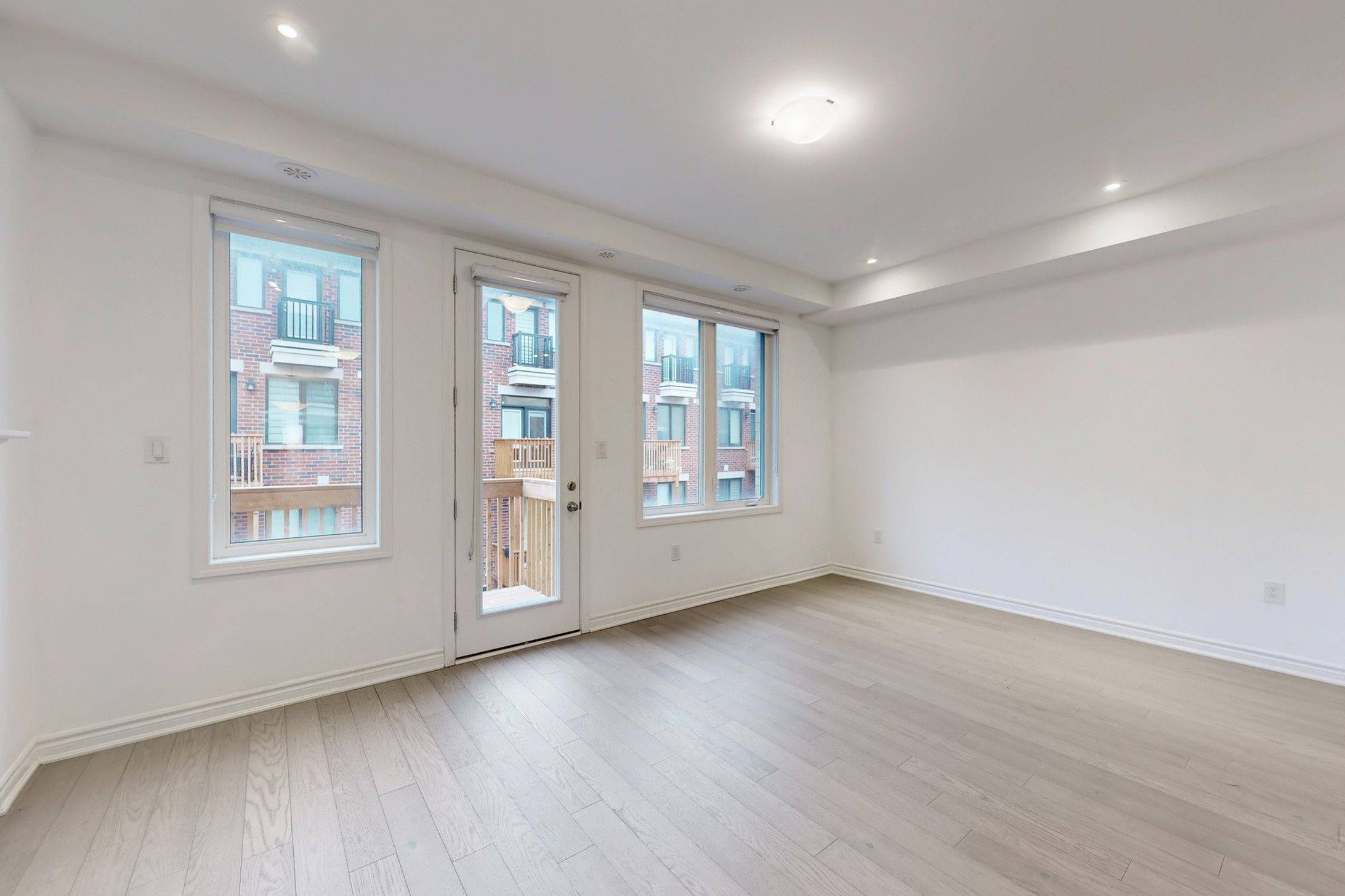 Oakville, ON L6M 5P3,1385 Kaniv ST