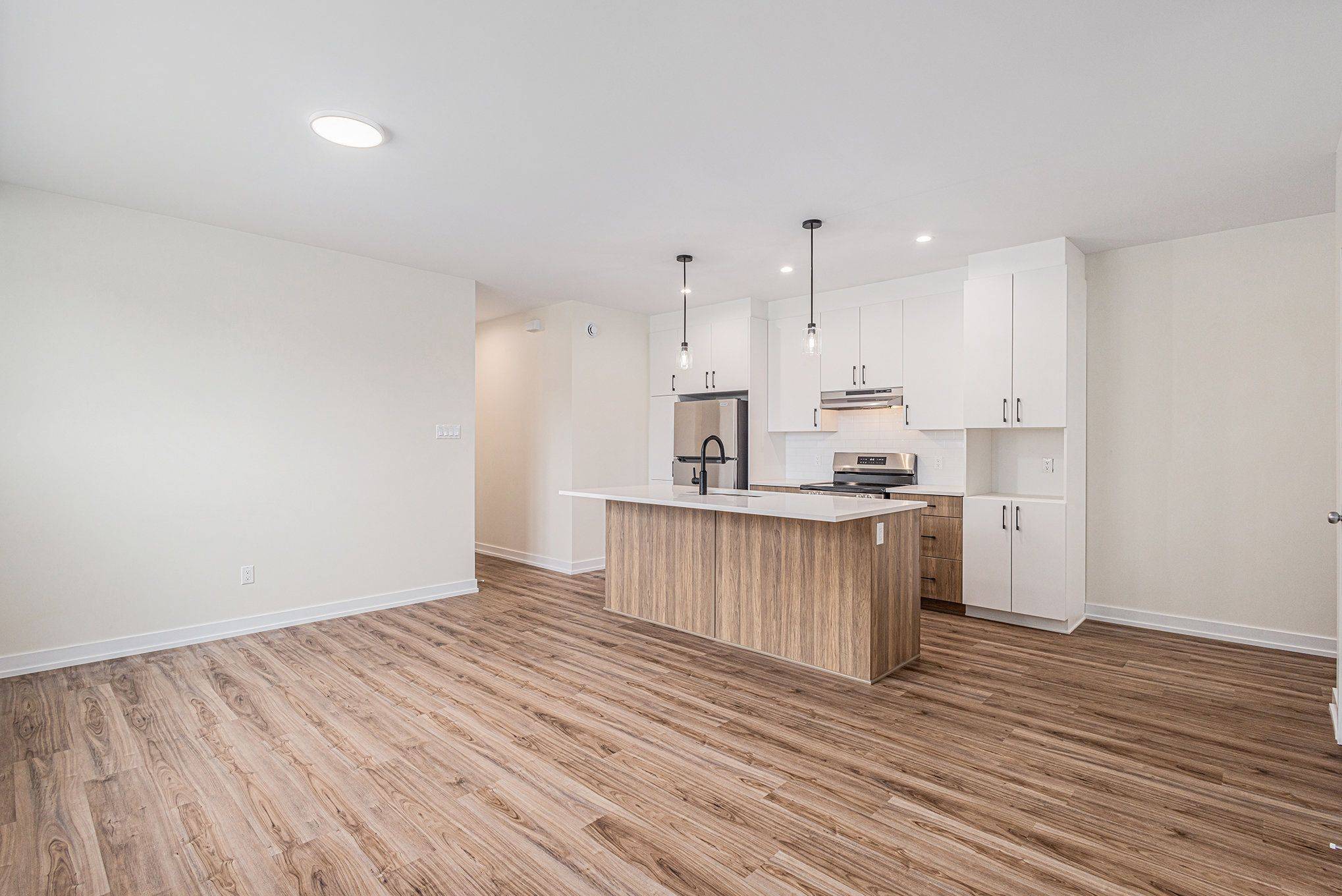 Clarence-rockland, ON K4K 1E3,897 Laurier ST #102