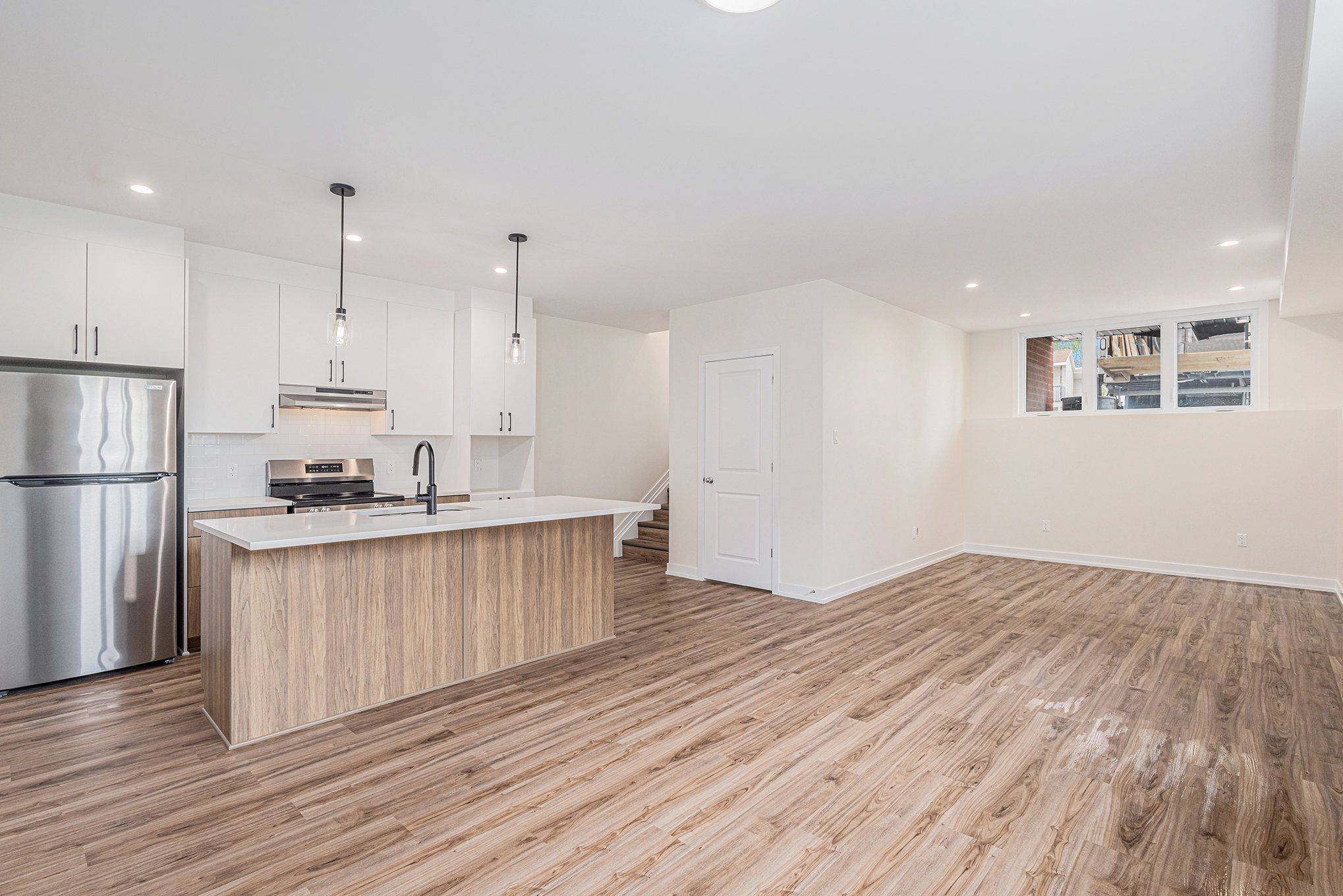 Clarence-rockland, ON K4K 1E3,897 Laurier ST #102