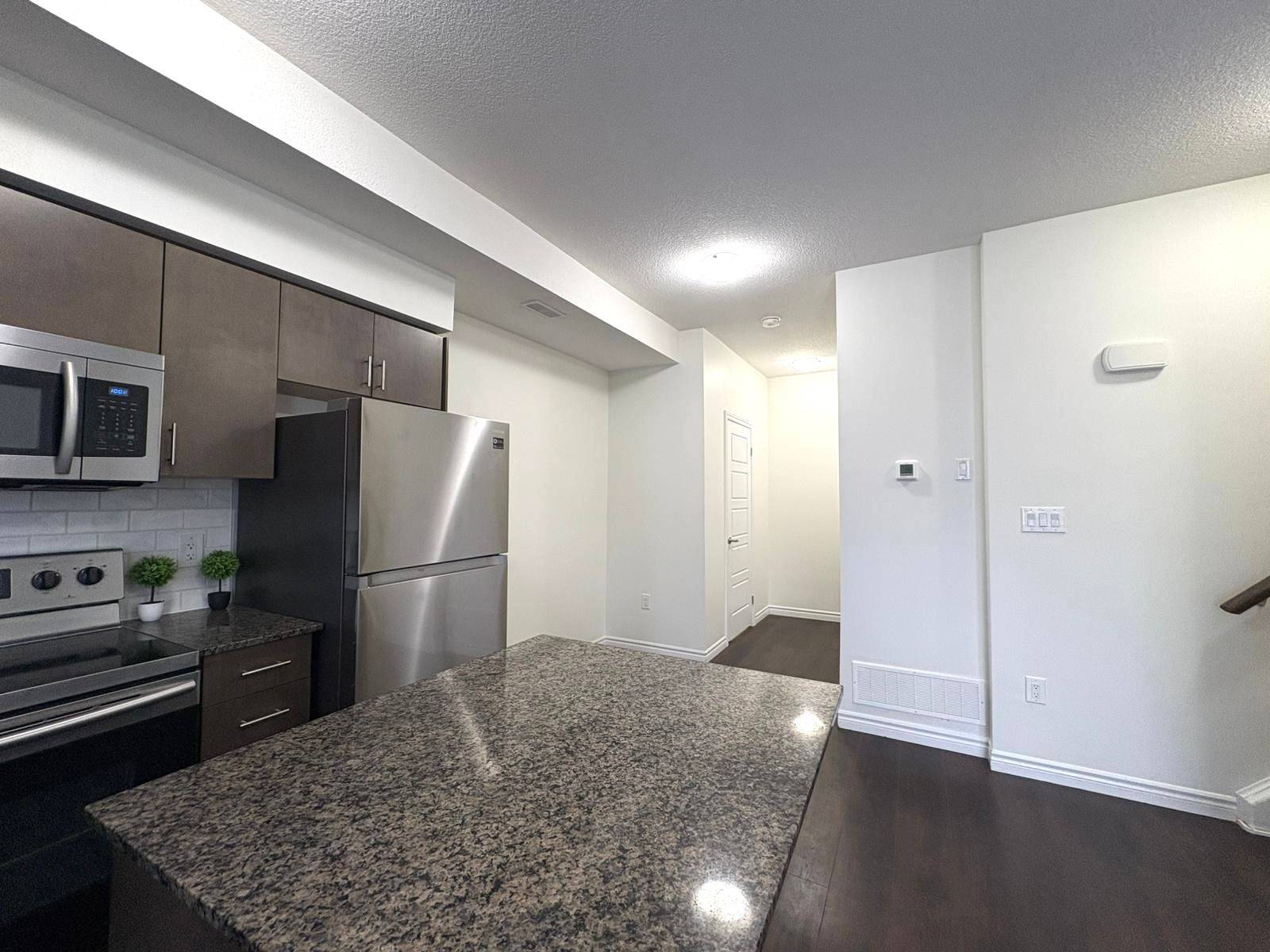 Kitchener, ON N2N 0C3,1430 Highland RD W ##31A