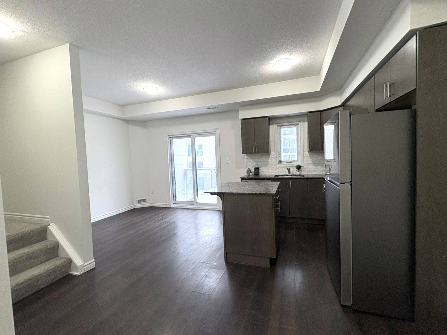 Kitchener, ON N2N 0C3,1430 Highland RD W ##31A