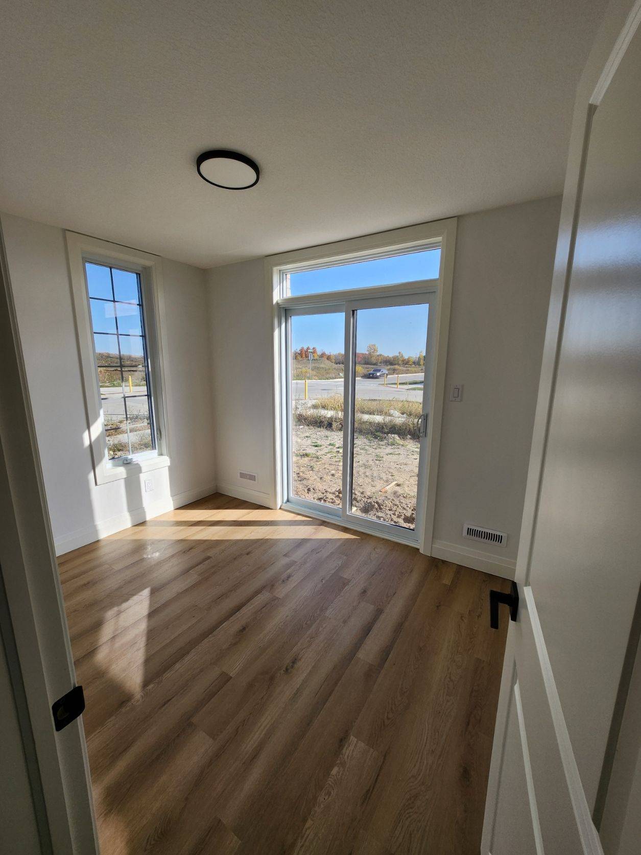 London South, ON N6L 1G9,45-235 Kennington WAY