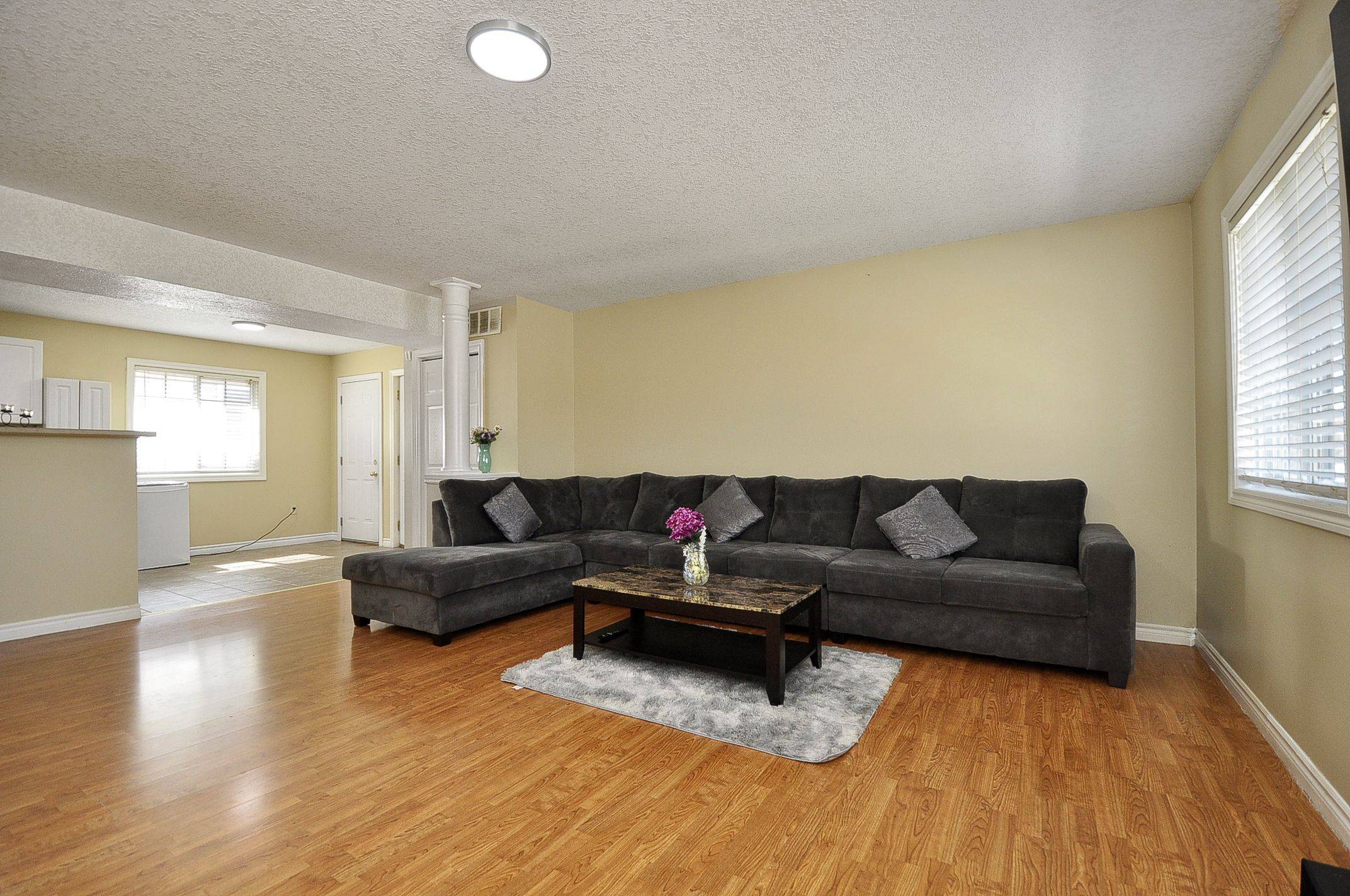 Kitchener, ON N2N 3P5,45 Highgate RD