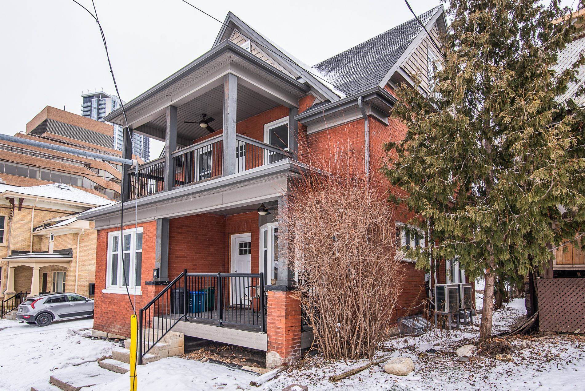 Kitchener, ON N2H 2R5,94 Scott ST