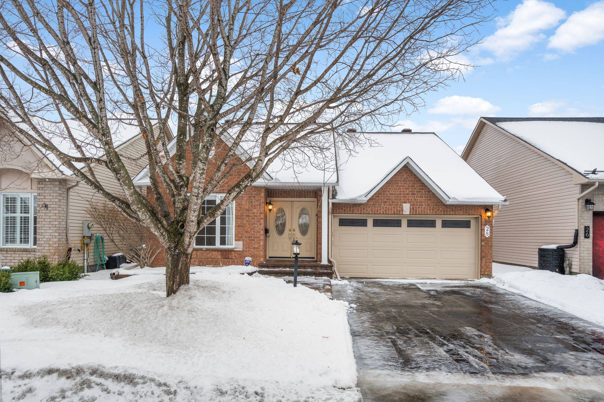 Barrhaven, ON K2G 6W2,28 Camberley ST