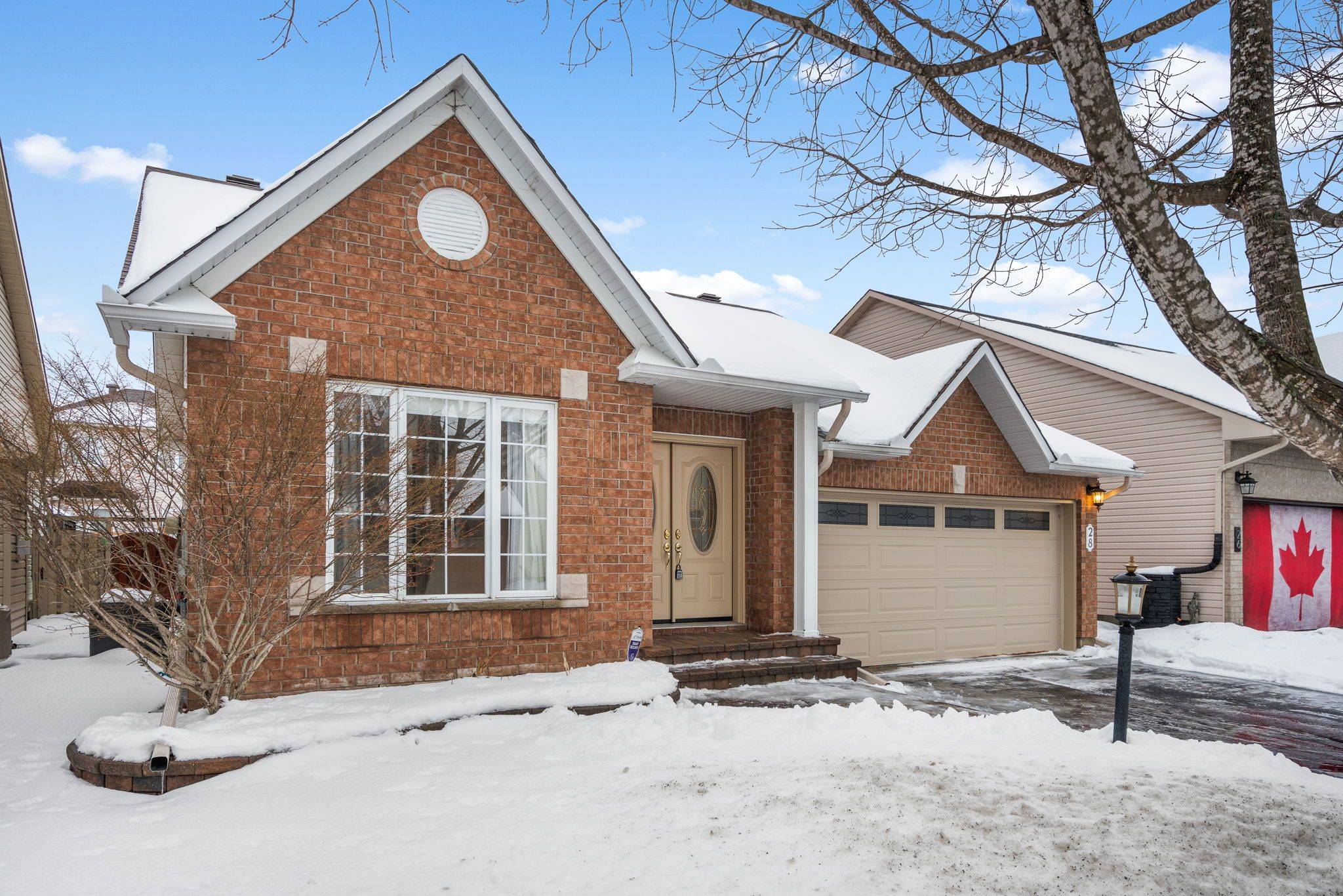 Barrhaven, ON K2G 6W2,28 Camberley ST