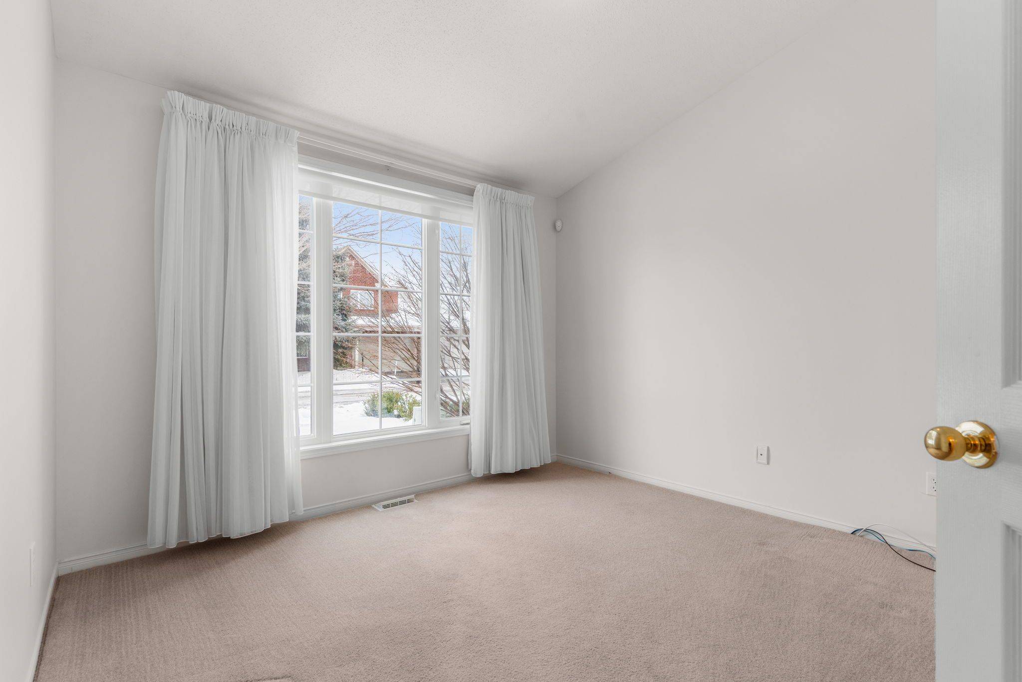 Barrhaven, ON K2G 6W2,28 Camberley ST