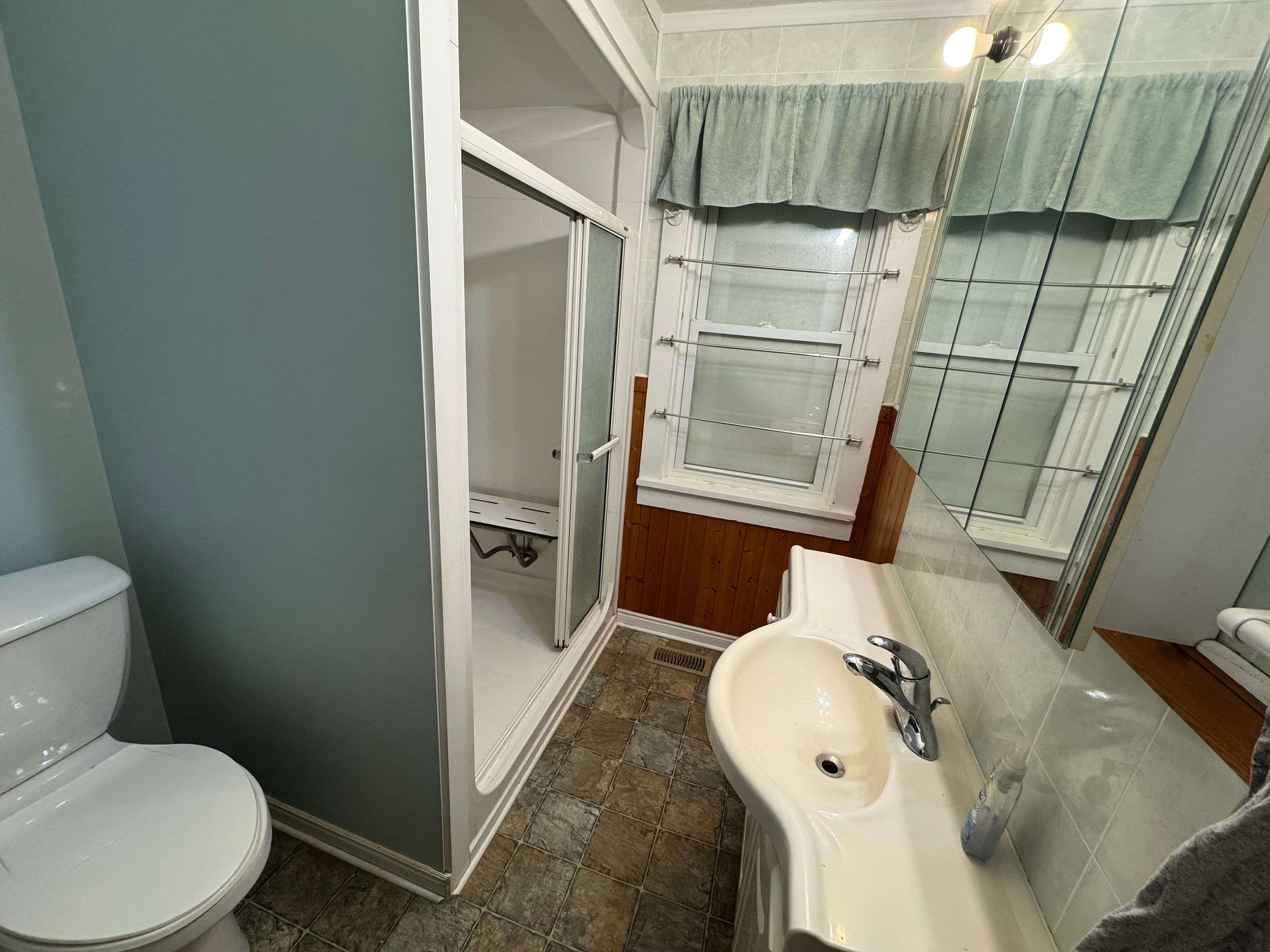 Niagara Falls, ON L2G 5S2,5561 Dorchester RD