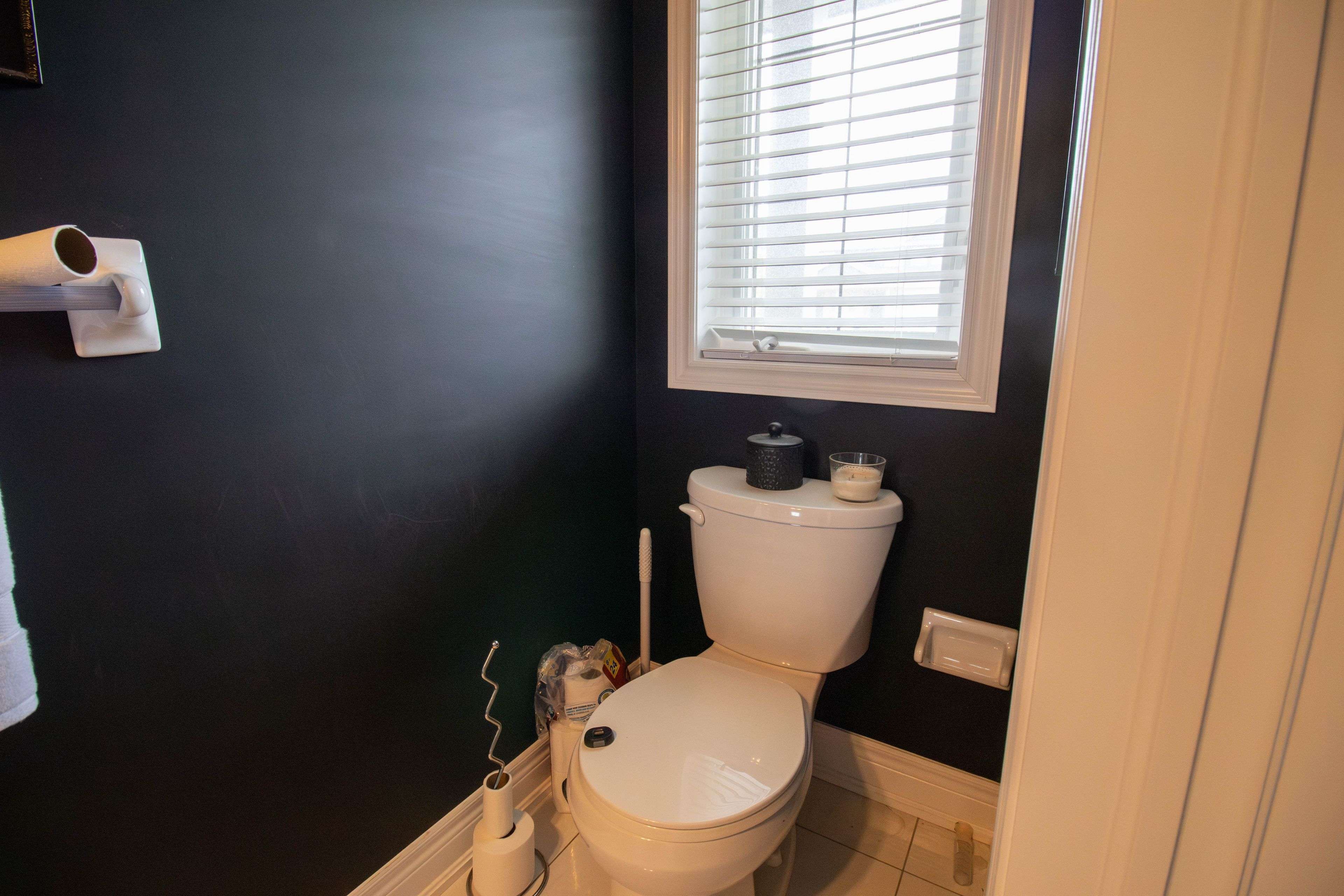 St. Catharines, ON L2R 0B8,24 Manhattan CT #MAIN