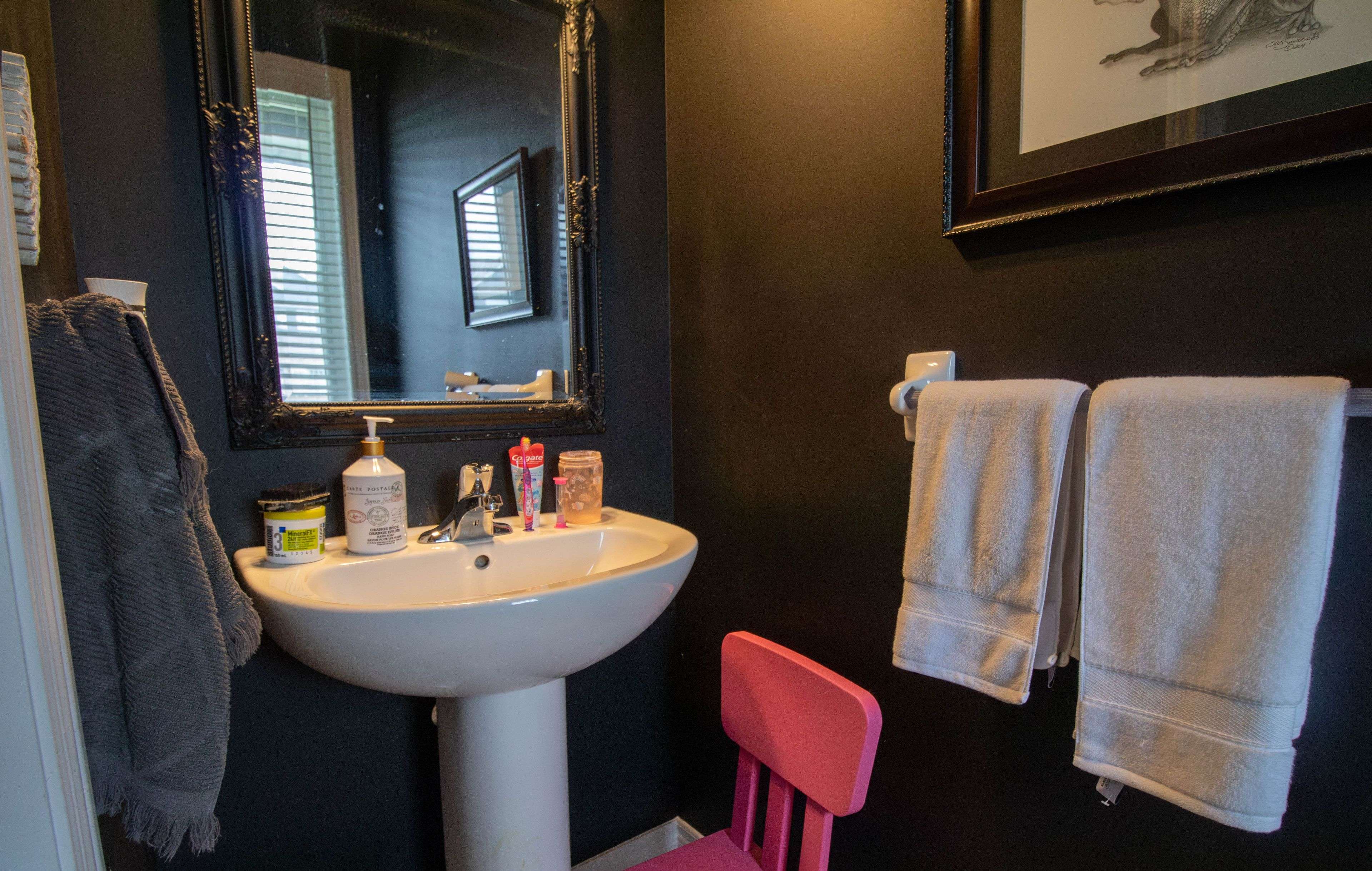 St. Catharines, ON L2R 0B8,24 Manhattan CT #MAIN