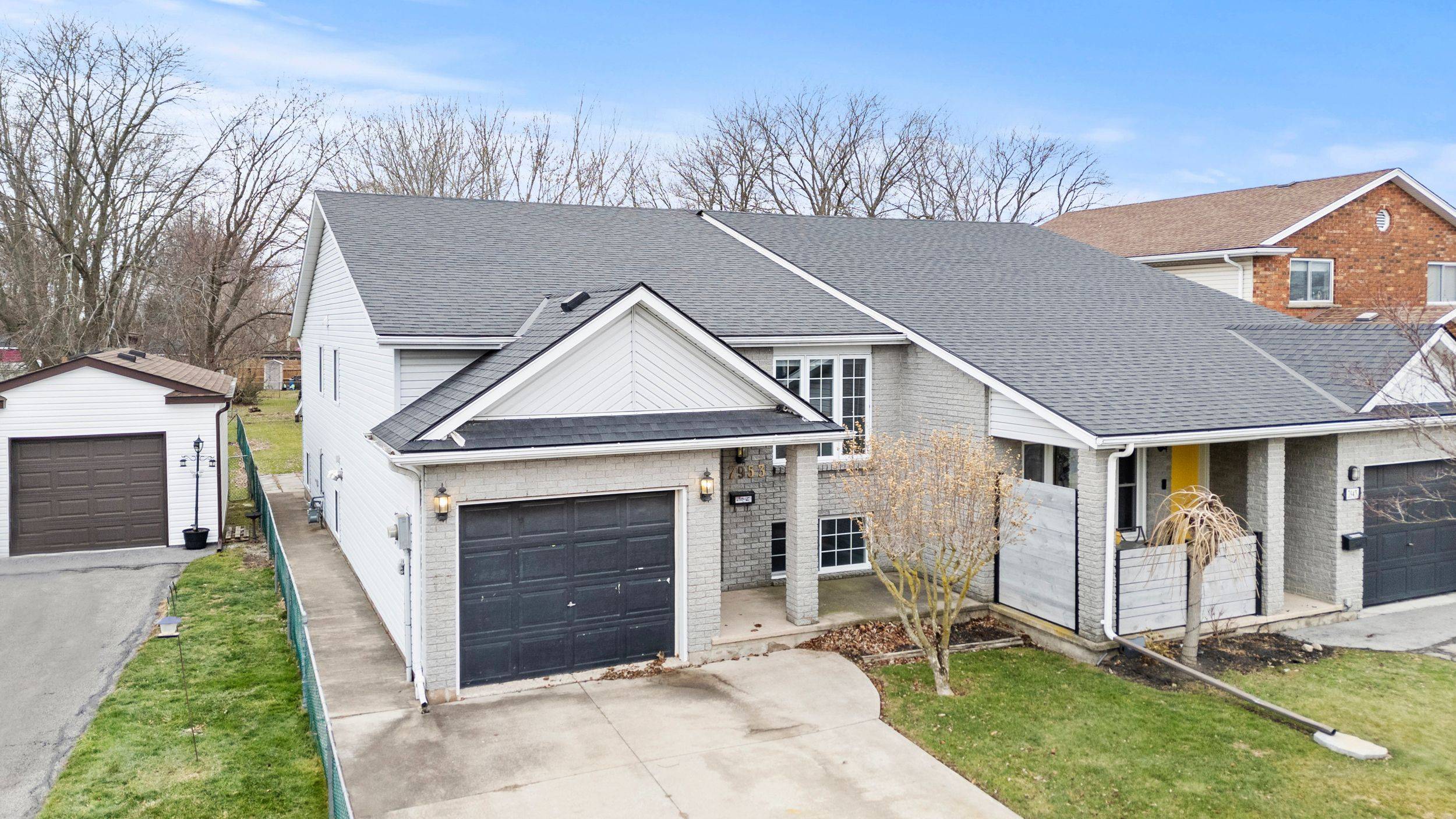 Niagara Falls, ON L2H 1W7,7953 Paddock TRL