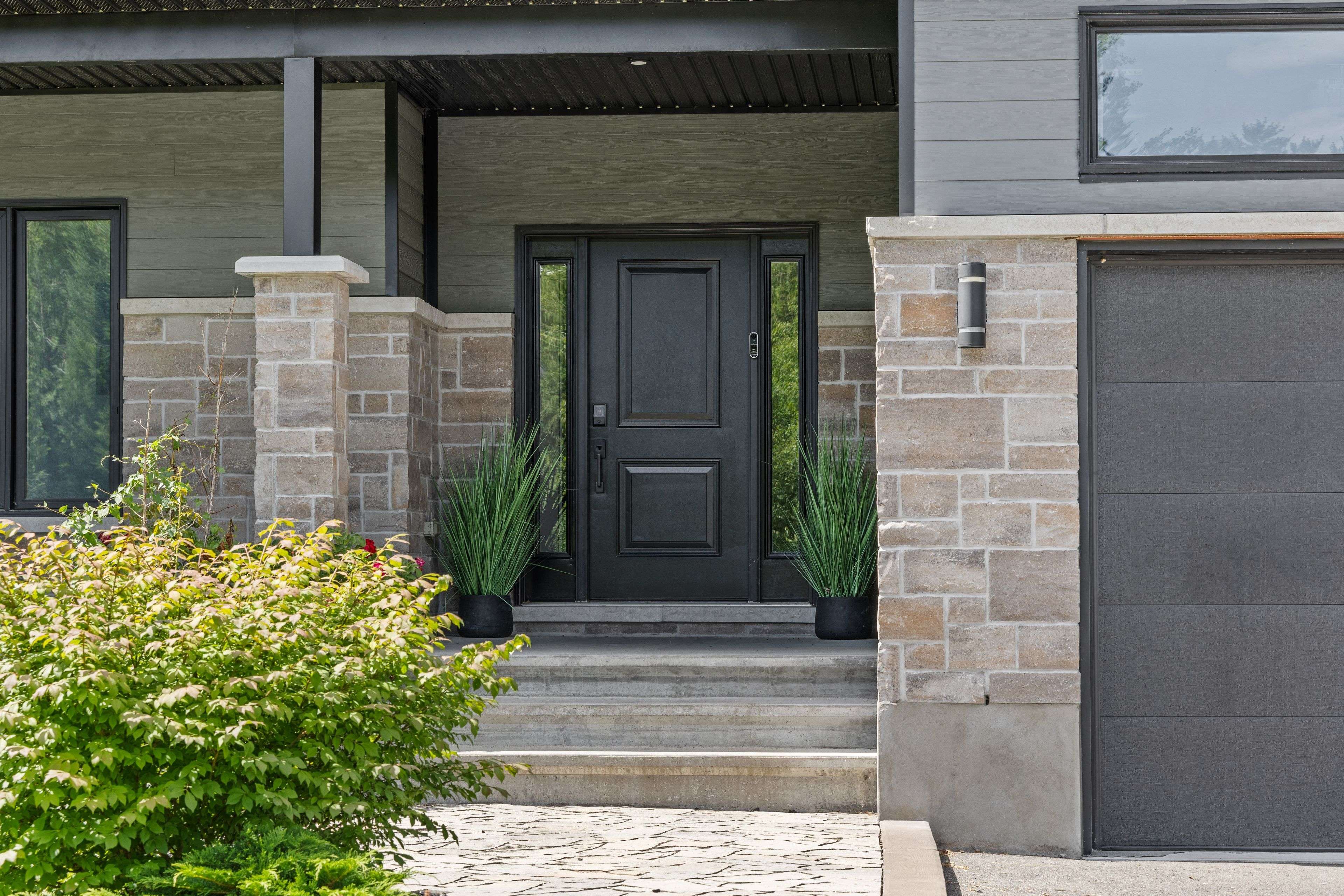 Carp - Dunrobin - Huntley - Fitzroy And Area, ON K0A 2H0,400 Cinnamon CRES