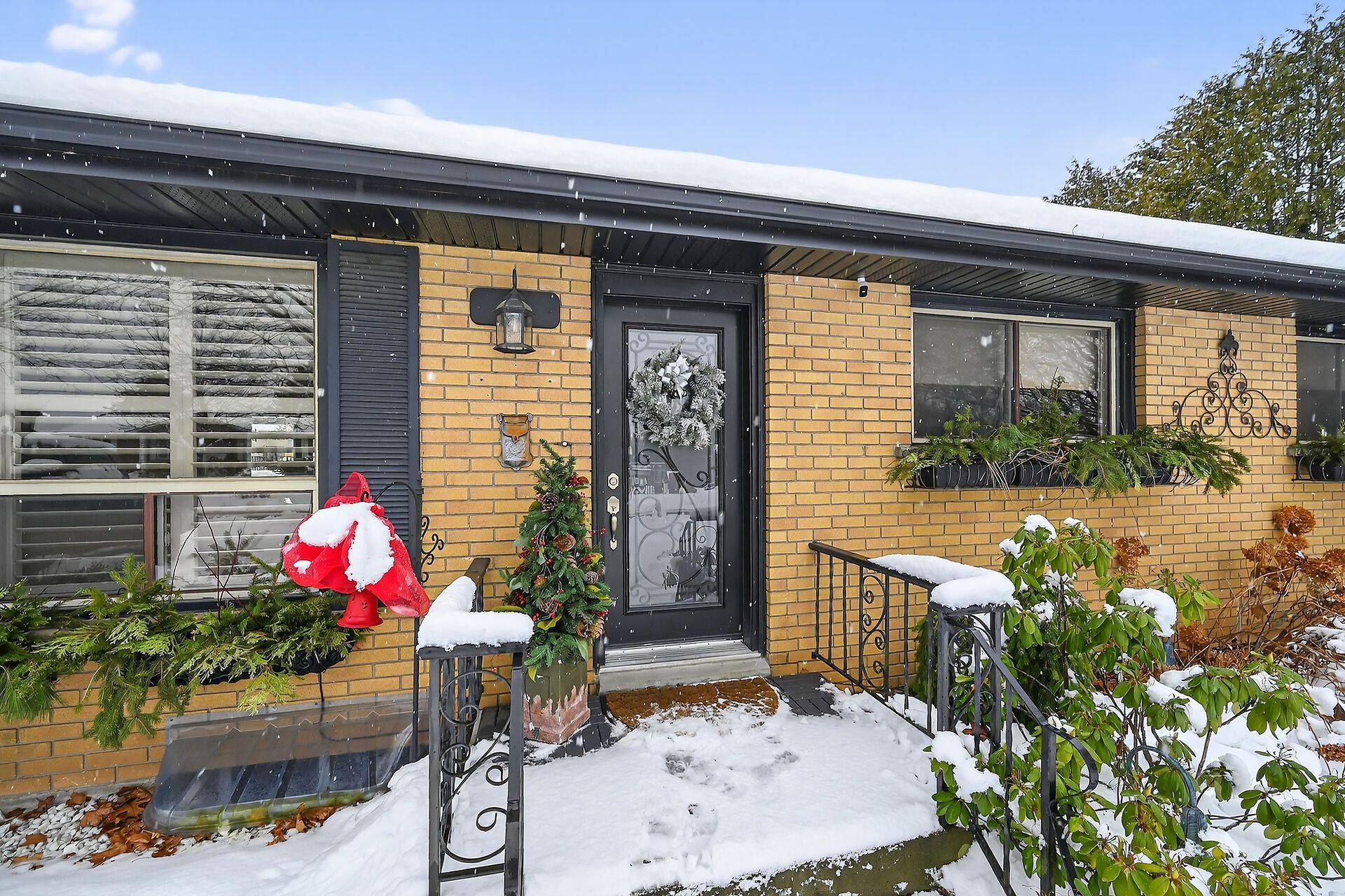 Brant, ON N0E 1A0,52 Lorne AVE