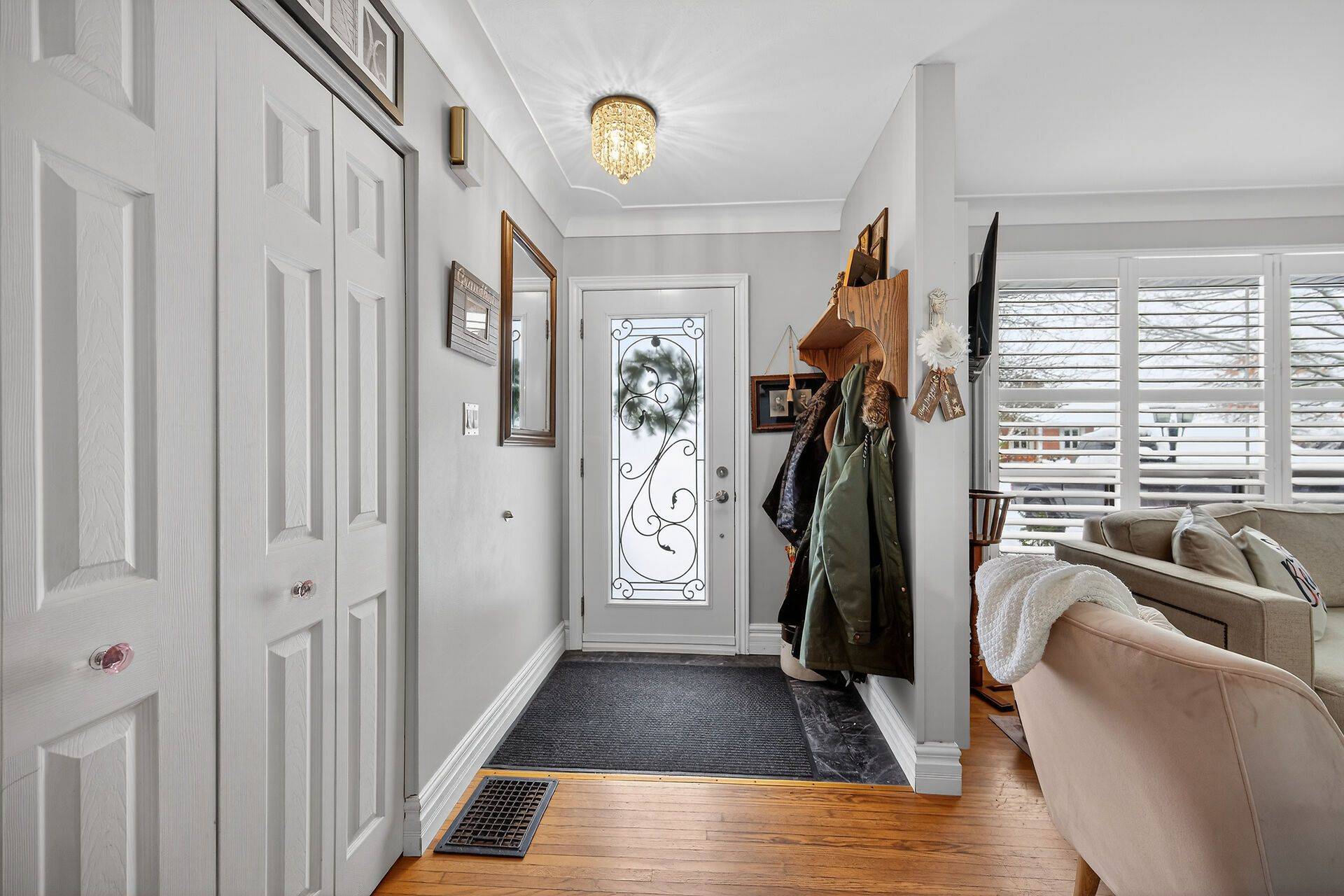 Brant, ON N0E 1A0,52 Lorne AVE