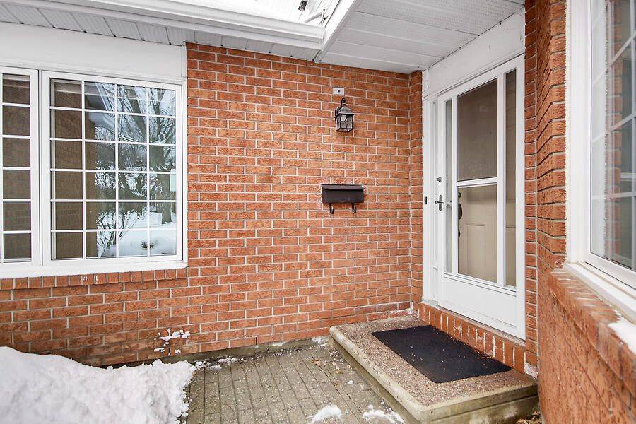 Hunt Club - Windsor Park Village And Area, ON K1V 0X8,38 Kettering N/A #17