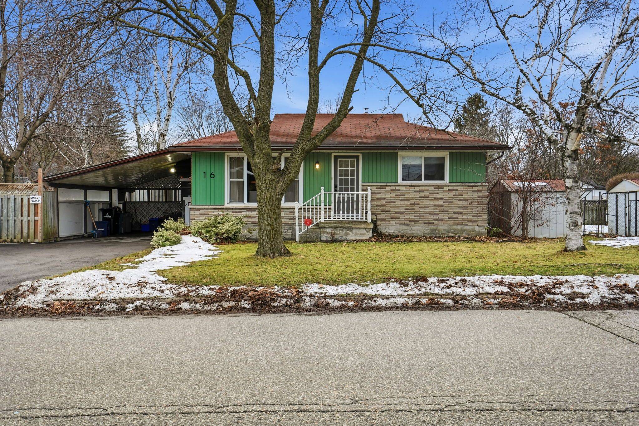 Waterloo, ON N1R 1M9,16 Alison AVE