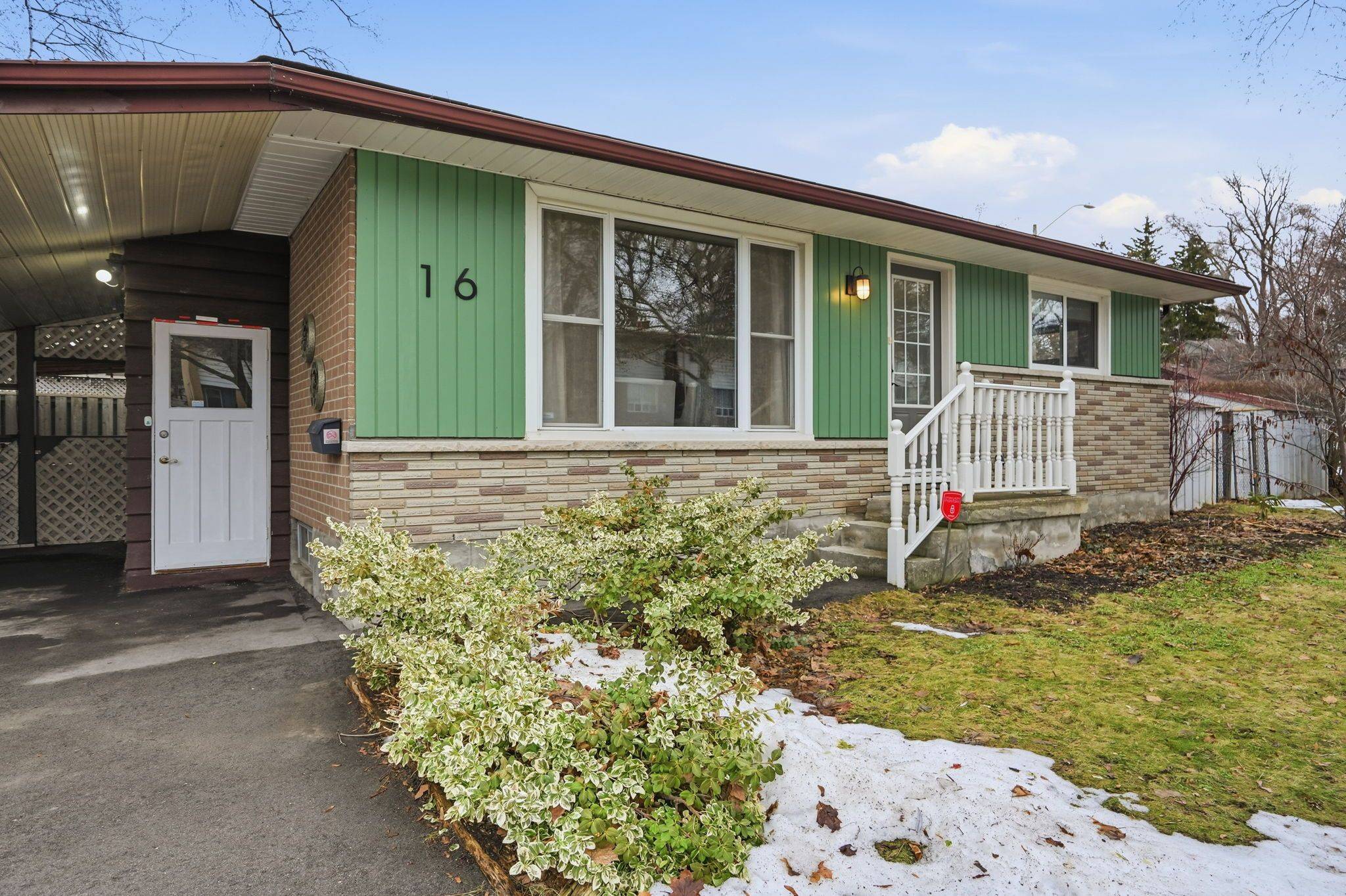 Waterloo, ON N1R 1M9,16 Alison AVE